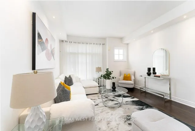 Additional property image - 2172 Trafalgar Rd Unit 19