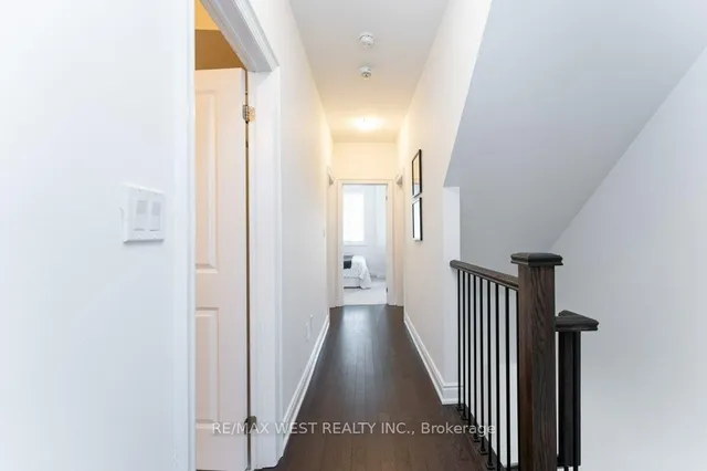 Additional property image - 2172 Trafalgar Rd Unit 19