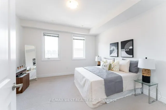 Additional property image - 2172 Trafalgar Rd Unit 19