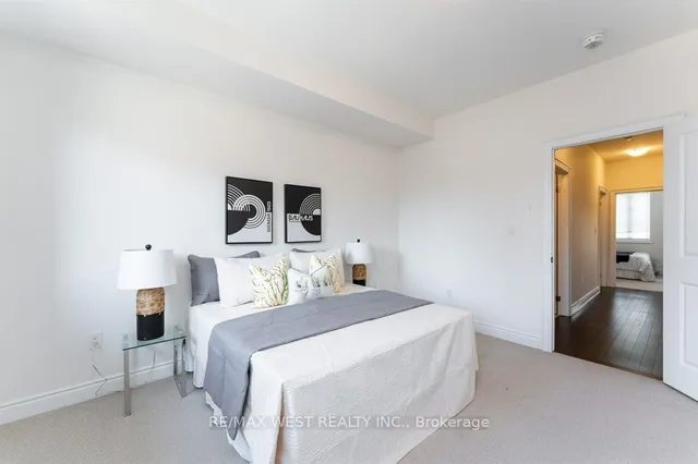 Additional property image - 2172 Trafalgar Rd Unit 19
