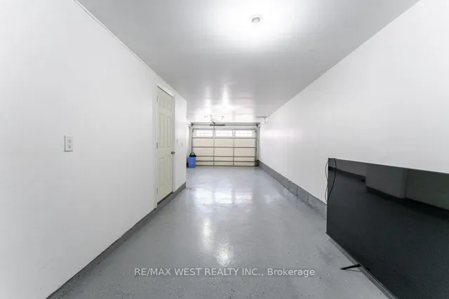 Additional property image - 2172 Trafalgar Rd Unit 19