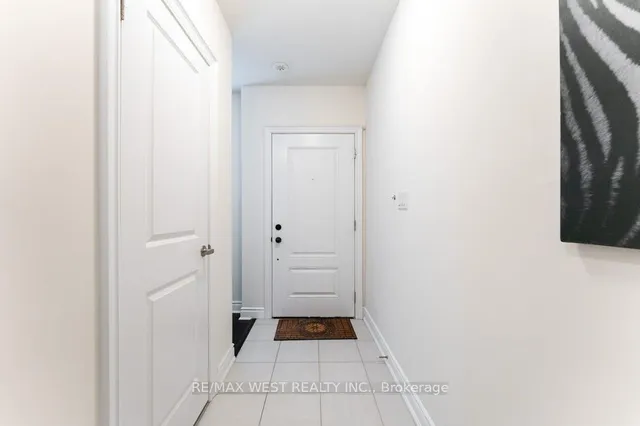 Additional property image - 2172 Trafalgar Rd Unit 19