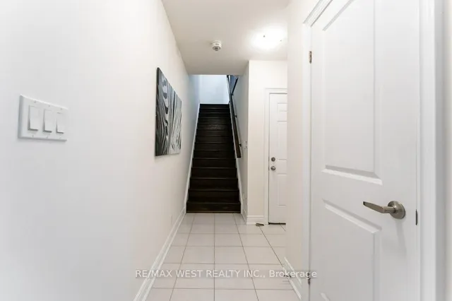Additional property image - 2172 Trafalgar Rd Unit 19