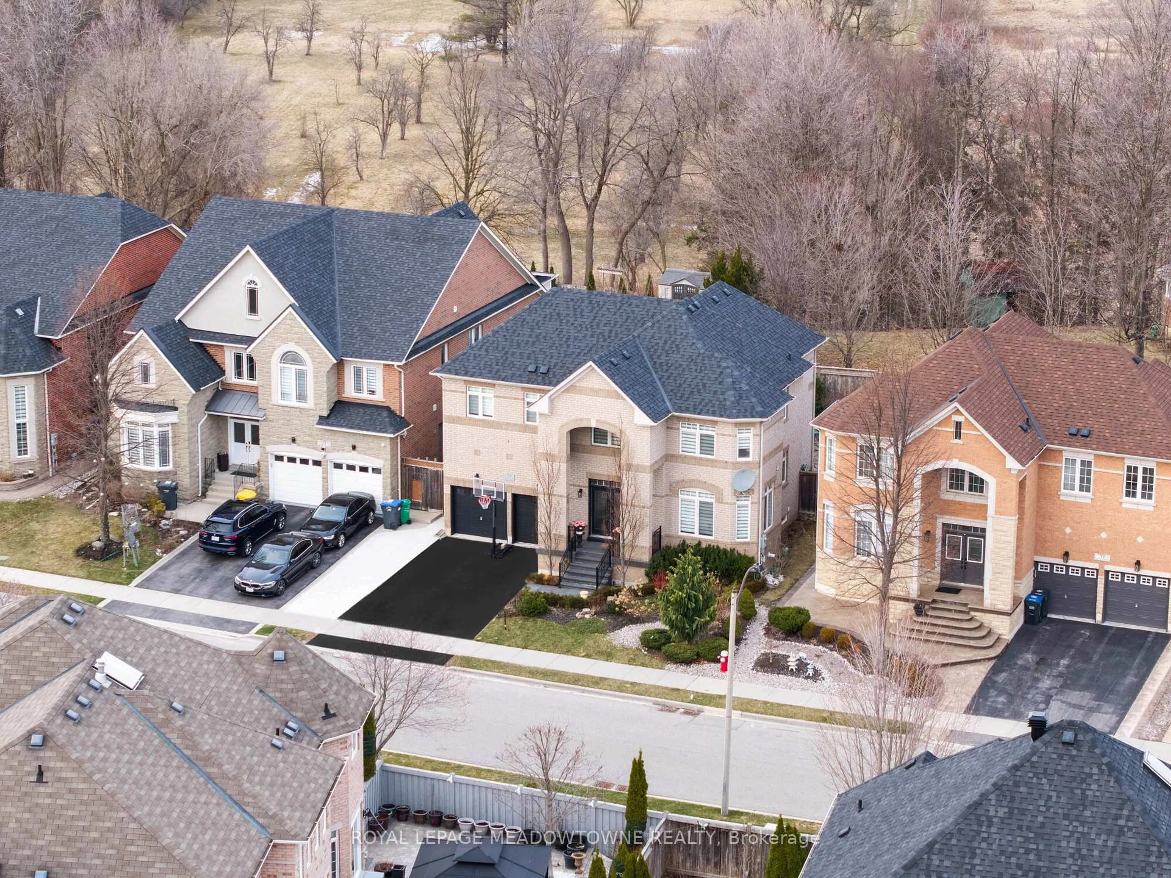 A pic from outside/outdoor area/front of a property/back of a property/a pic from drone, street for 33 Nova Scotia Rd, Brampton Ontario L6Y 5K6