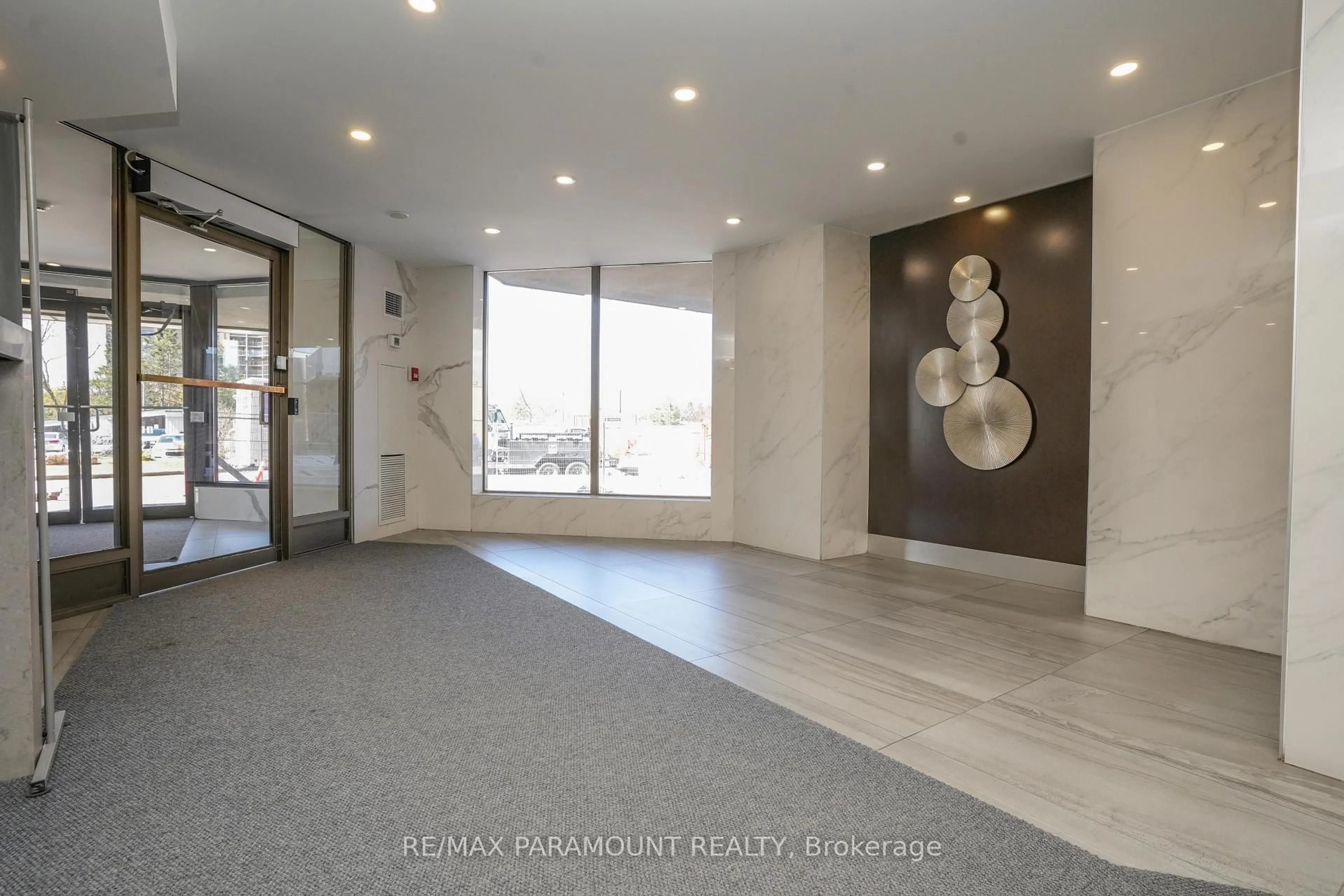 Indoor foyer for 234 Albion Rd #610, Toronto Ontario M9W 6A5