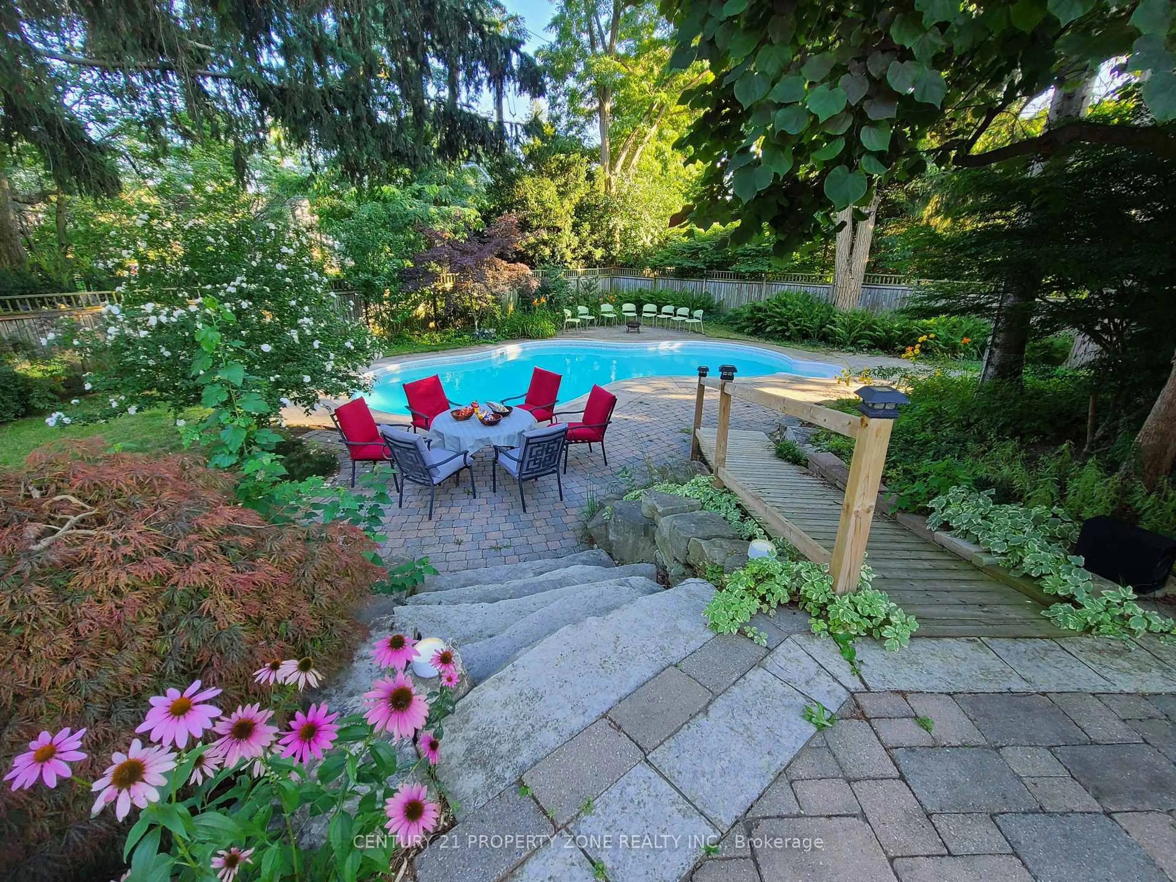Patio, water/lake/river/ocean view for 1503 Lakeshore Rd, Oakville Ontario L6J 1L9