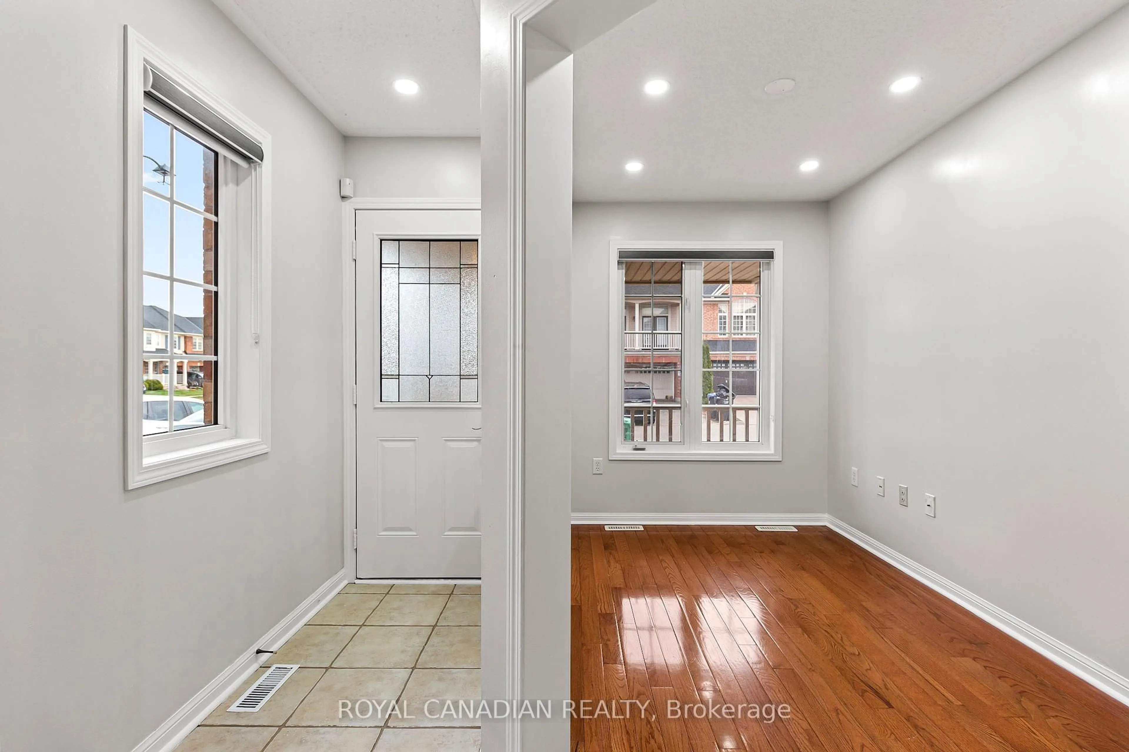 Indoor entryway for 260 Fandango Dr, Brampton Ontario L6X 0M5