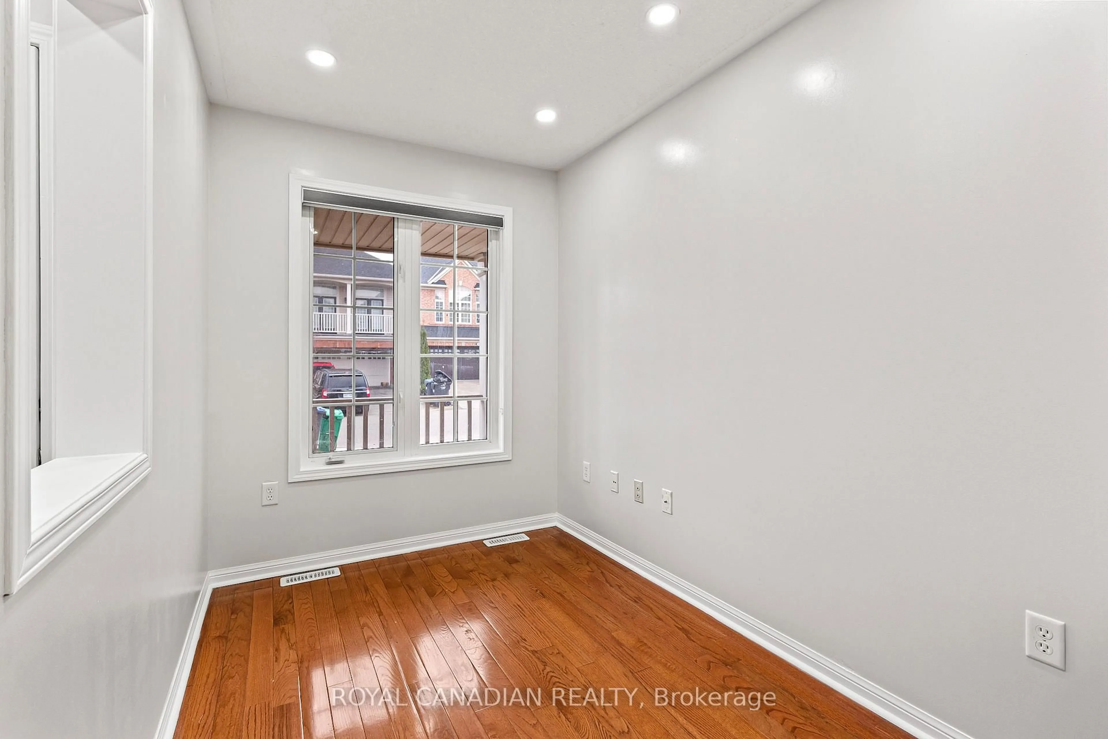 A pic of a room for 260 Fandango Dr, Brampton Ontario L6X 0M5