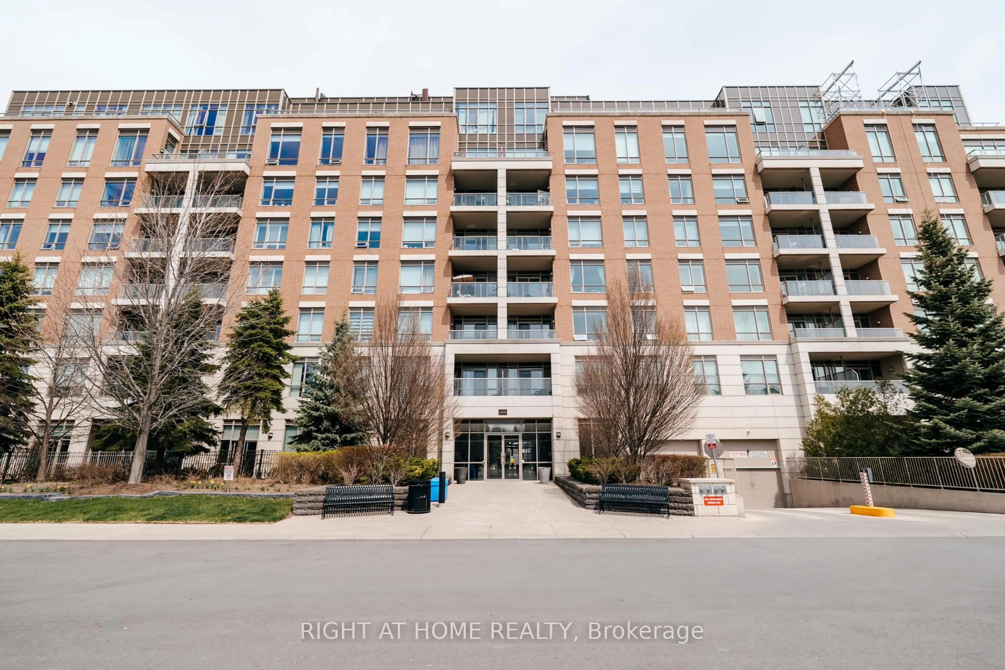 Unknown for 2470 Prince Michael Dr #804, Oakville Ontario L6H 0G9
