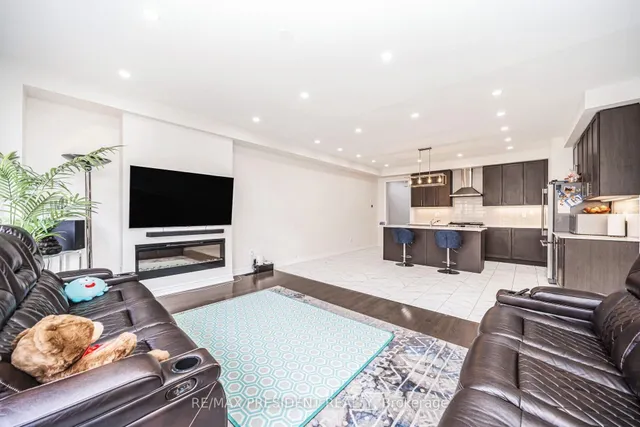 Additional image 20 of 25 Adventura Rd