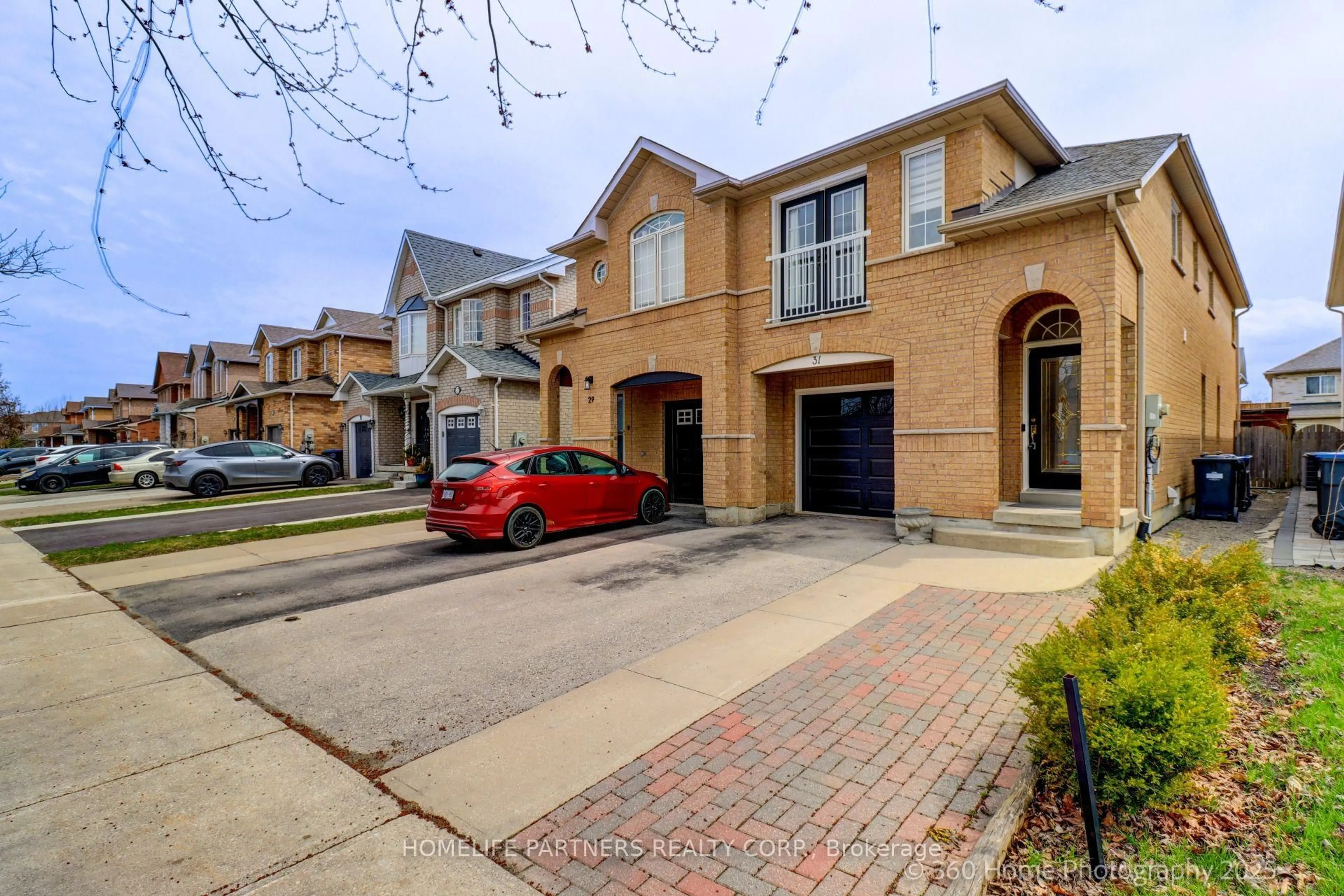 Home with brick exterior material, street for 31 Knoll Haven Circ, Caledon Ontario L7E 2V5