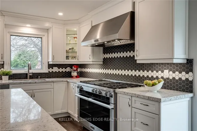 Additional property image - 2233 Towne Blvd