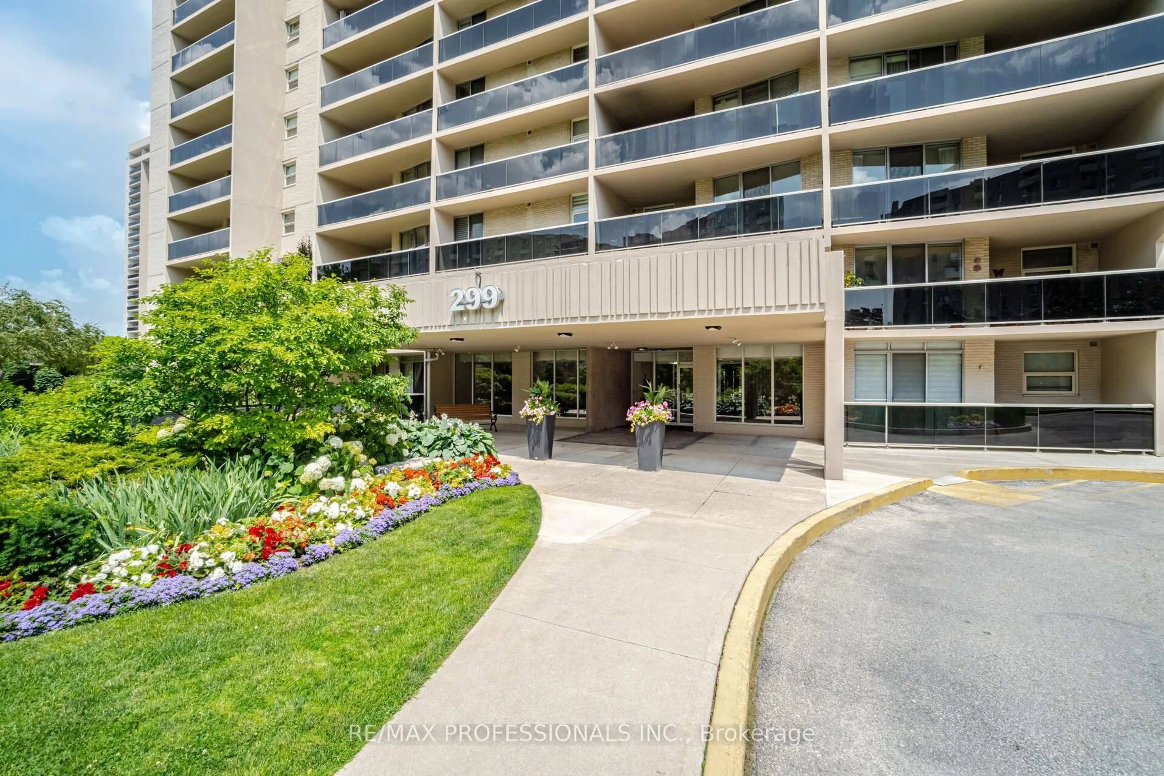 Indoor foyer for 299 Mill Rd #1101, Toronto Ontario M9C 4V9