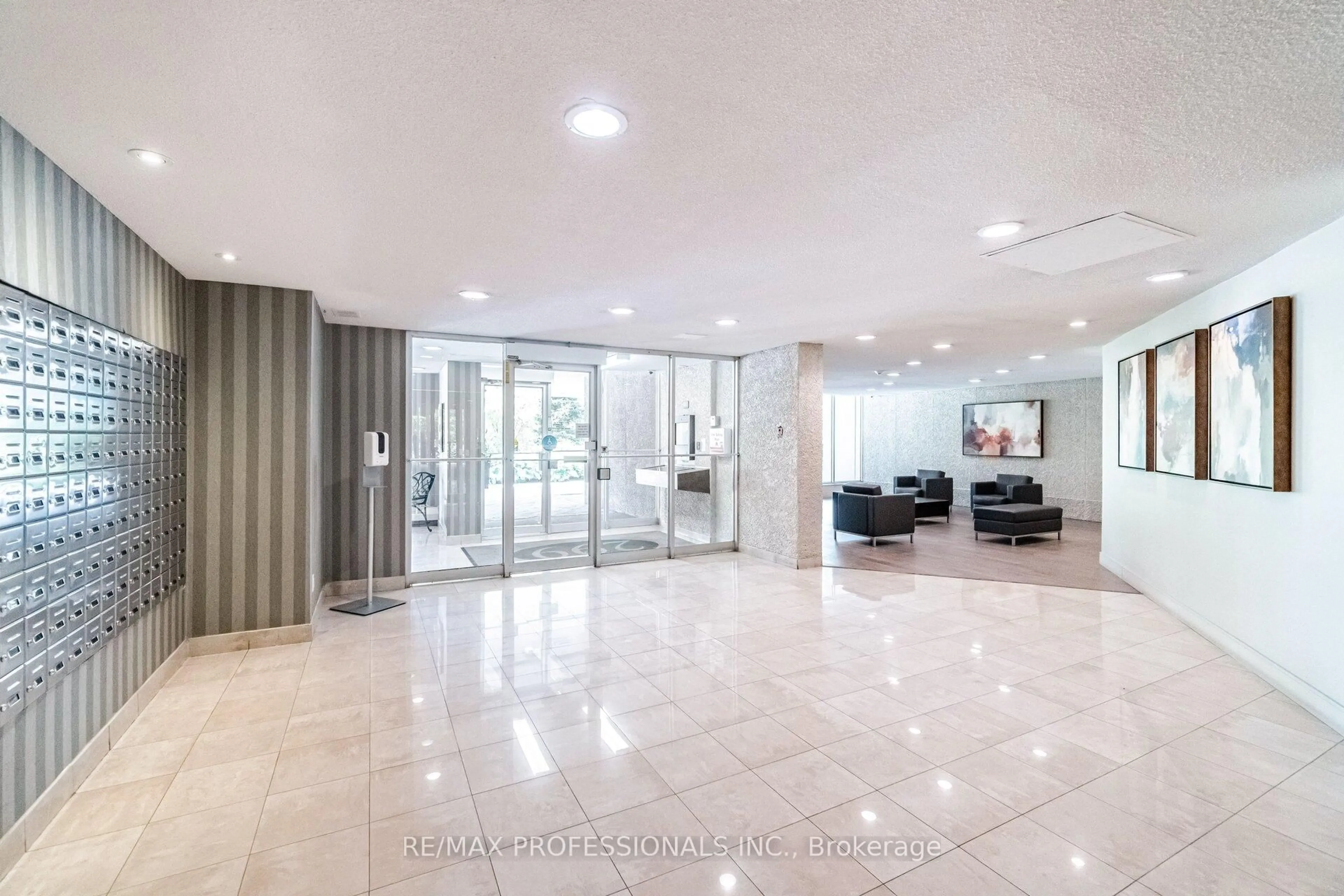 Indoor foyer for 299 Mill Rd #1101, Toronto Ontario M9C 4V9