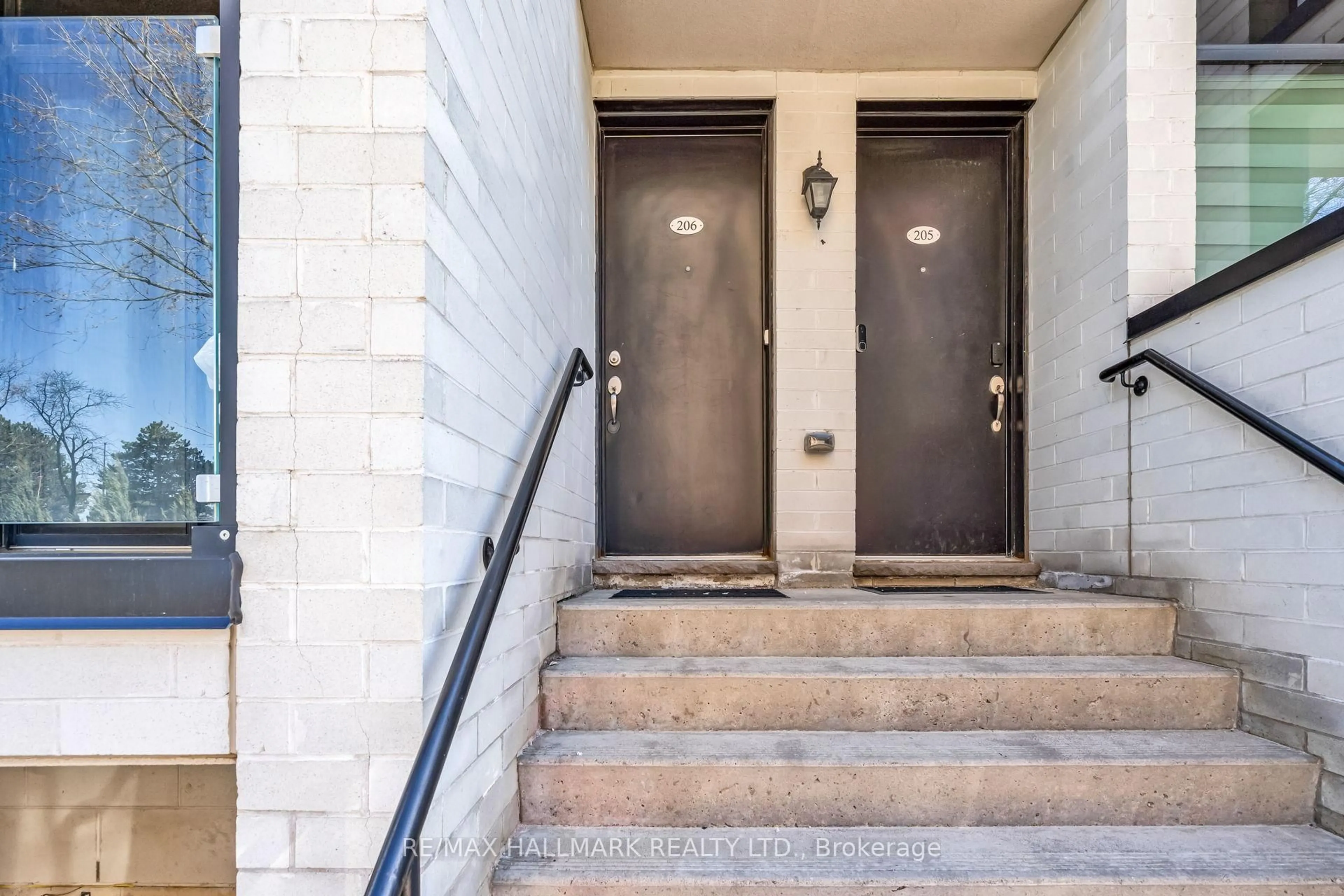 Indoor entryway for 134 Widdicombe Hill Blvd #206, Toronto Ontario M9R 0A9