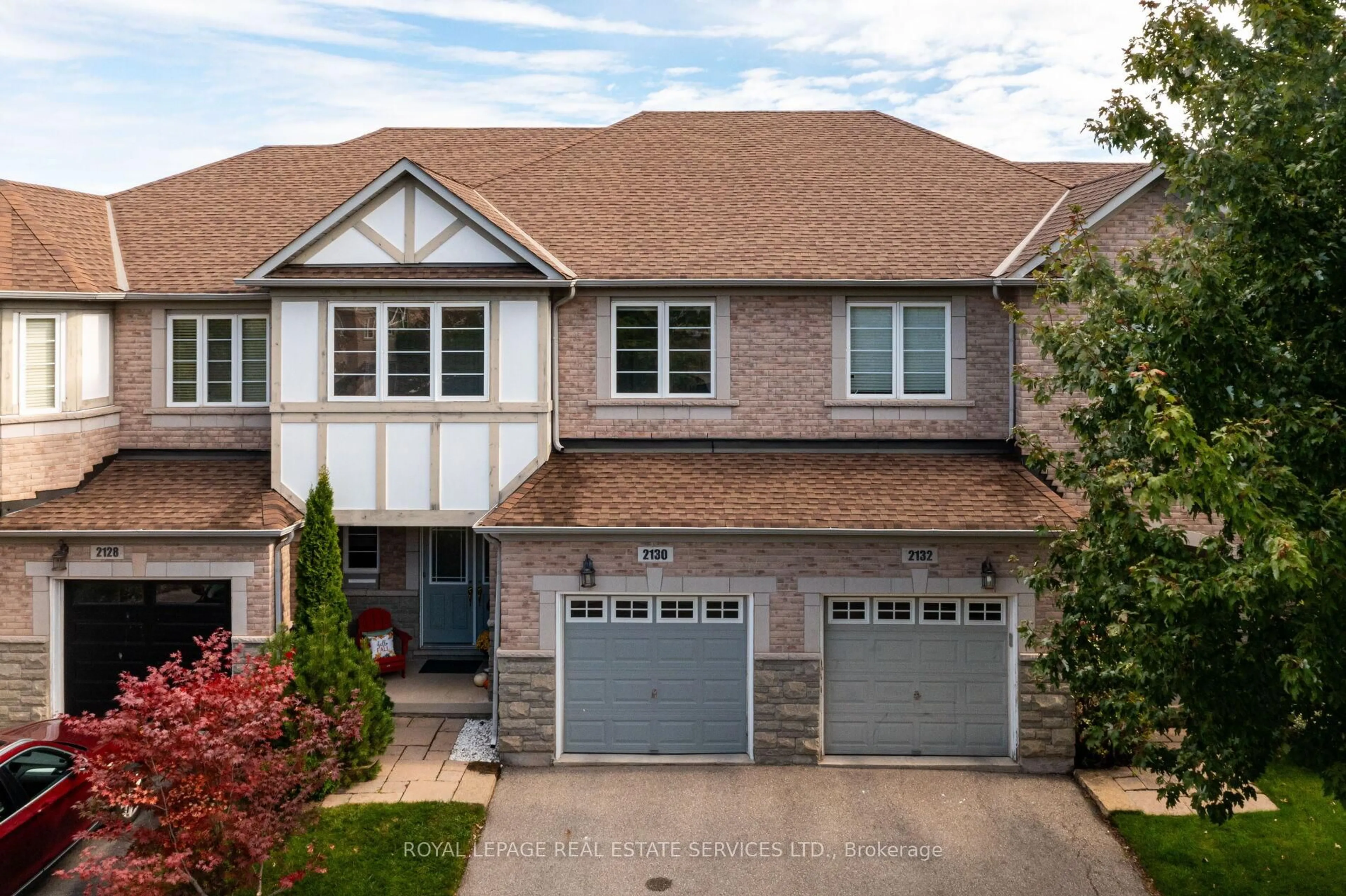 Home with brick exterior material, street for 2130 Emily Circ, Oakville Ontario L6M 0E6