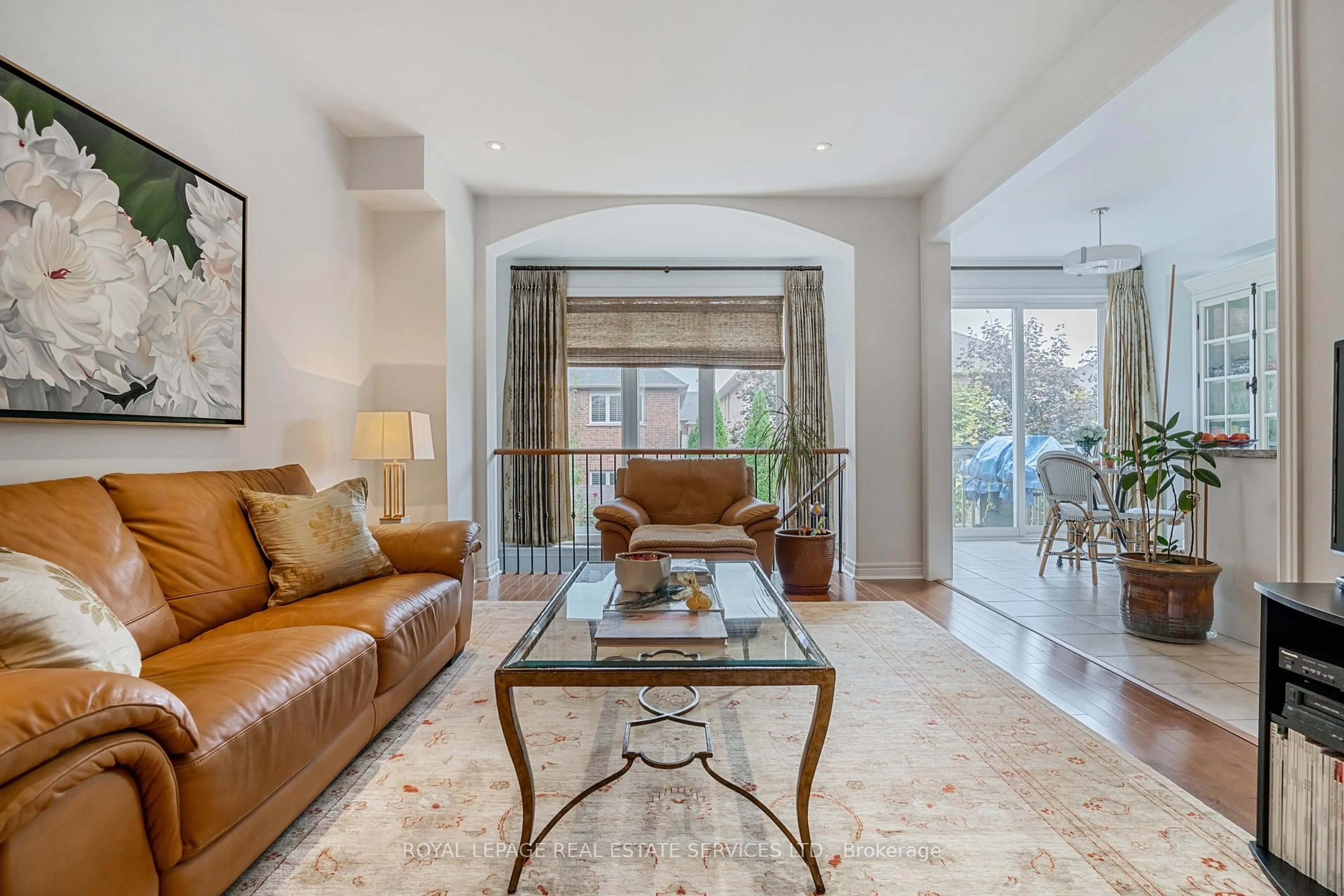 Living room with furniture, ceramic/tile floor for 2130 Emily Circ, Oakville Ontario L6M 0E6