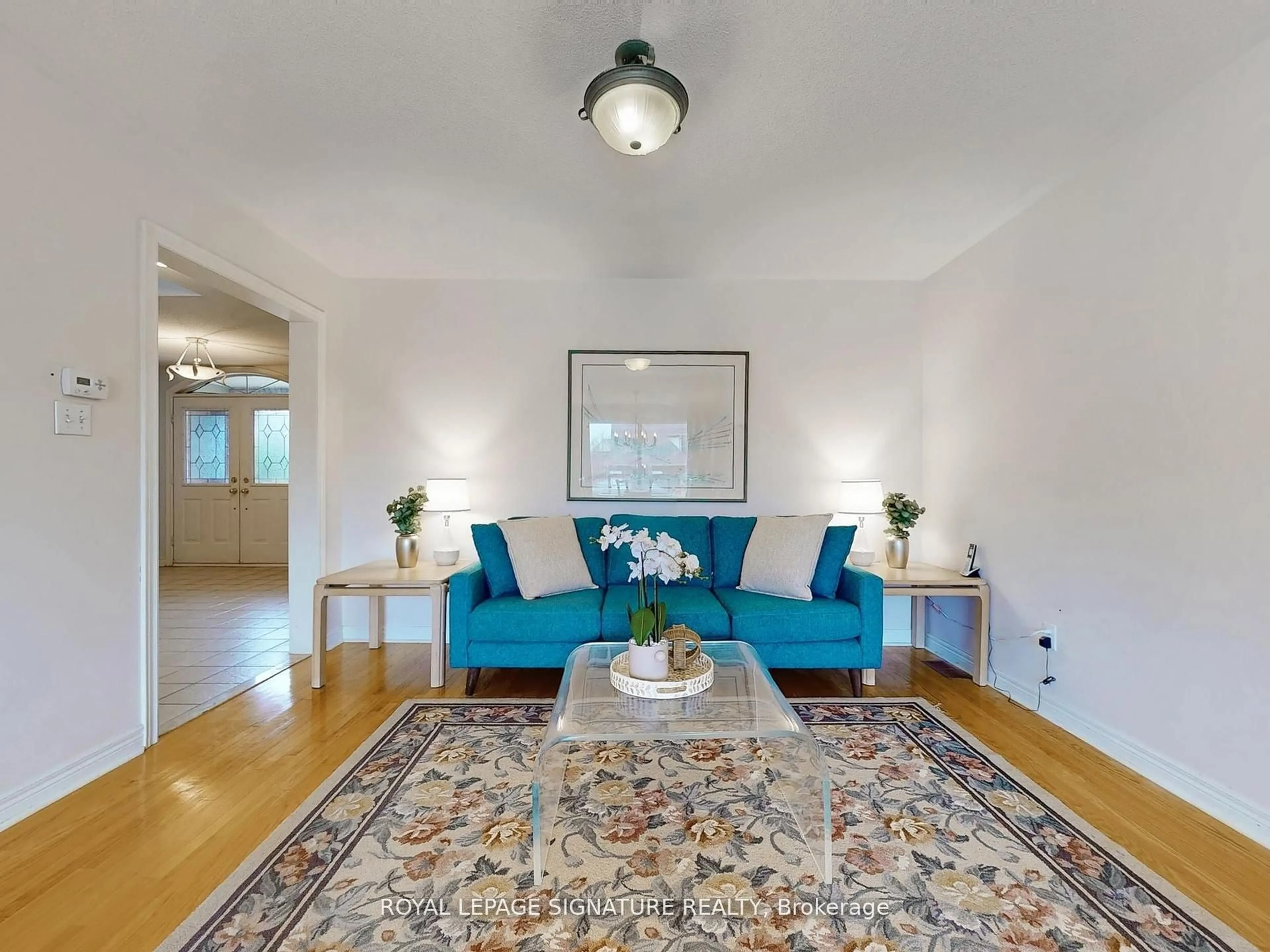 Living room with furniture, unknown for 2592 Andover Rd, Oakville Ontario L6H 6C4