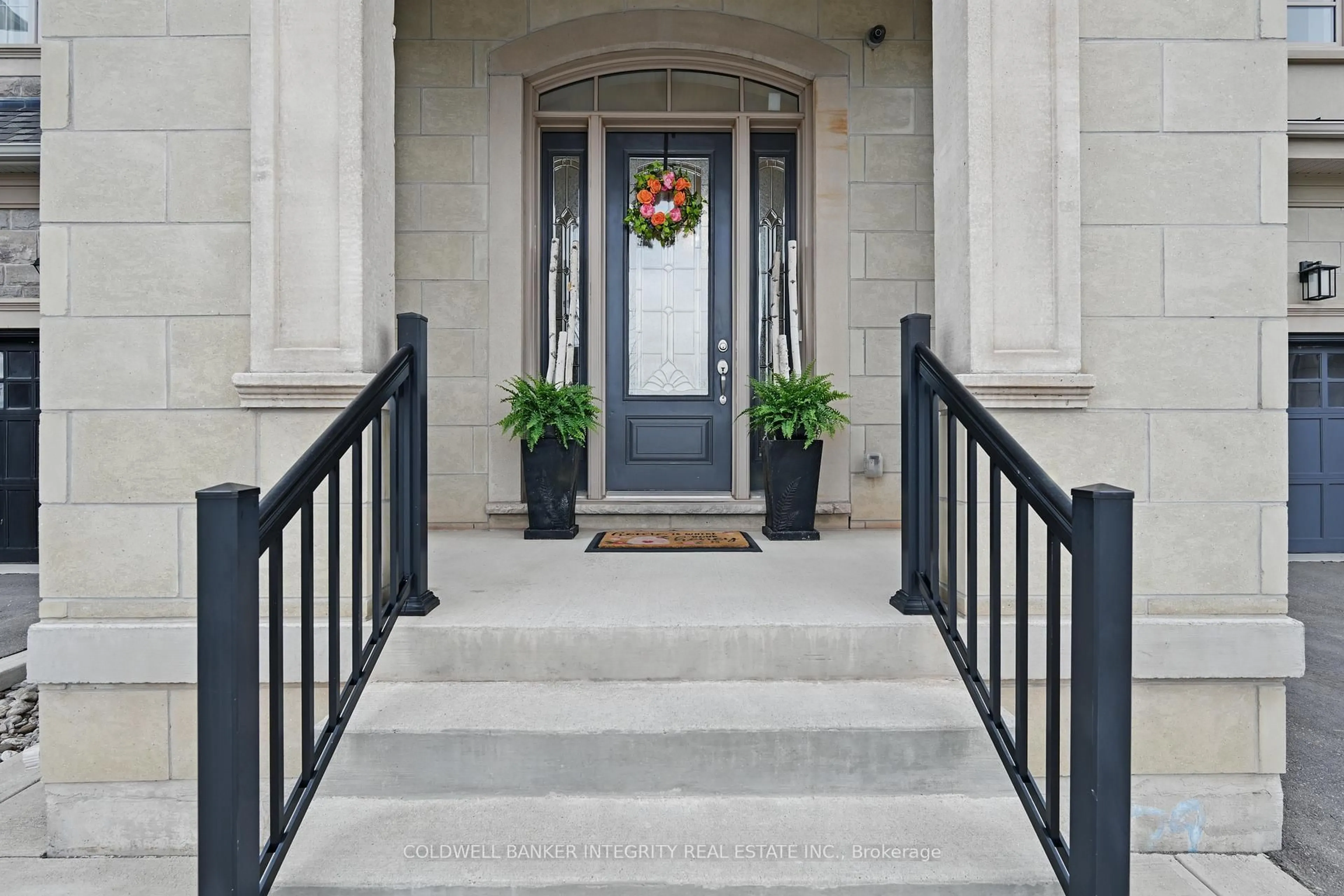 Indoor entryway for 3180 Post Rd, Oakville Ontario L6H 0V4