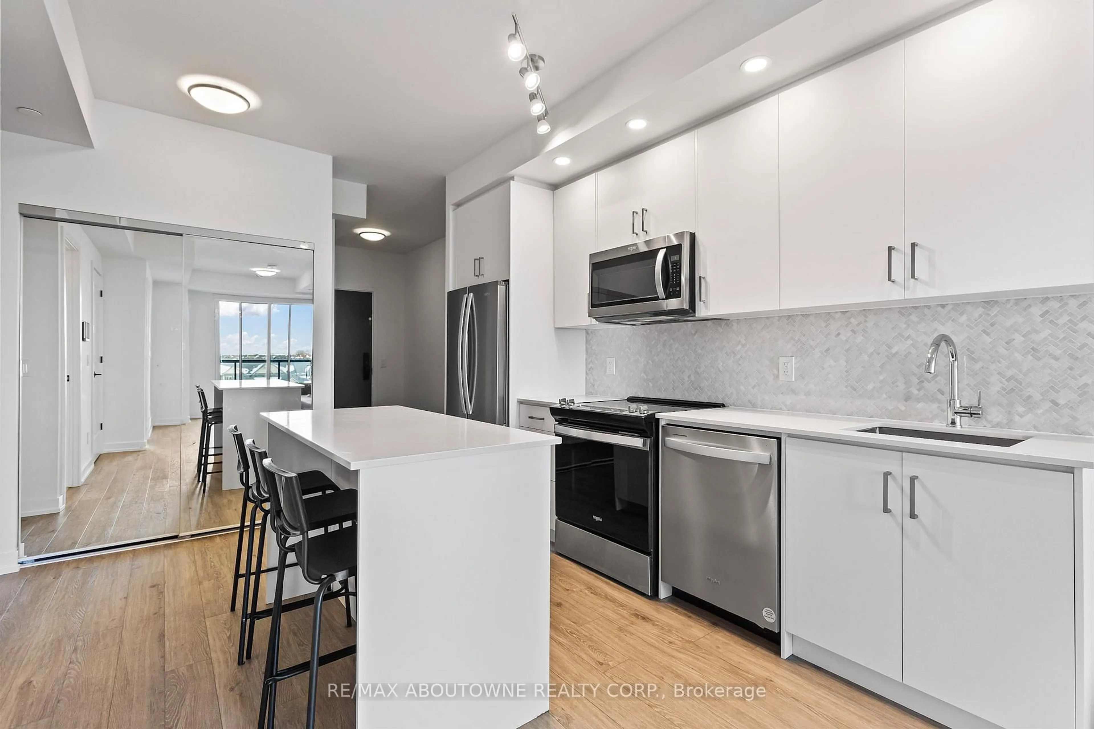 Open concept kitchen, unknown for 335 Wheat Boom Dr #618, Oakville Ontario L6H 7Y1
