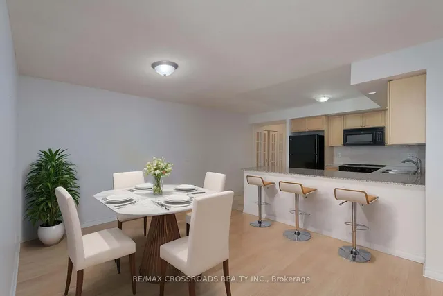 Additional property image - 5233 Dundas St Unit 528