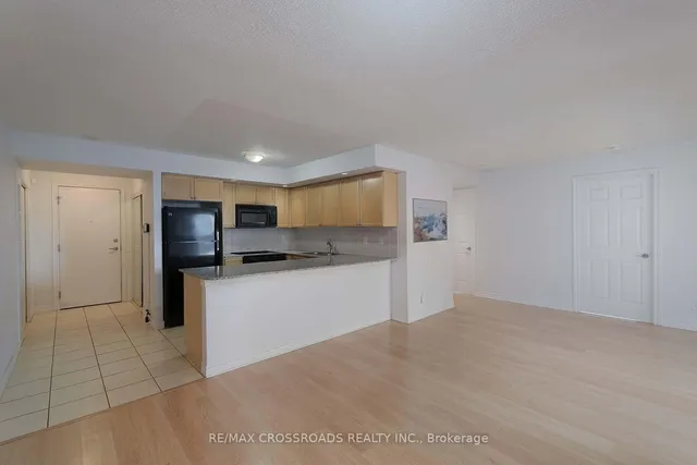 Additional property image - 5233 Dundas St Unit 528