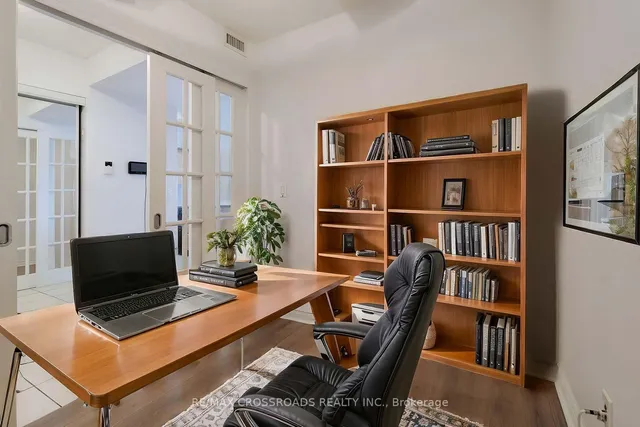 Additional property image - 5233 Dundas St Unit 528