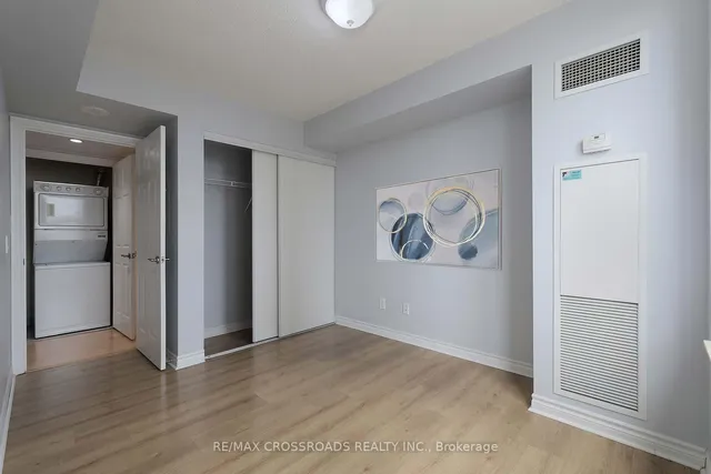 Additional property image - 5233 Dundas St Unit 528