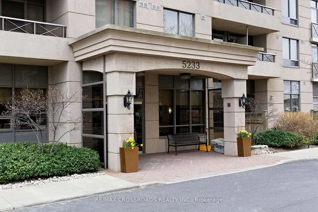 Additional property image - 5233 Dundas St Unit 528