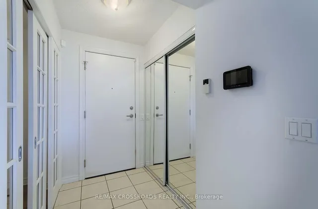 Additional property image - 5233 Dundas St Unit 528