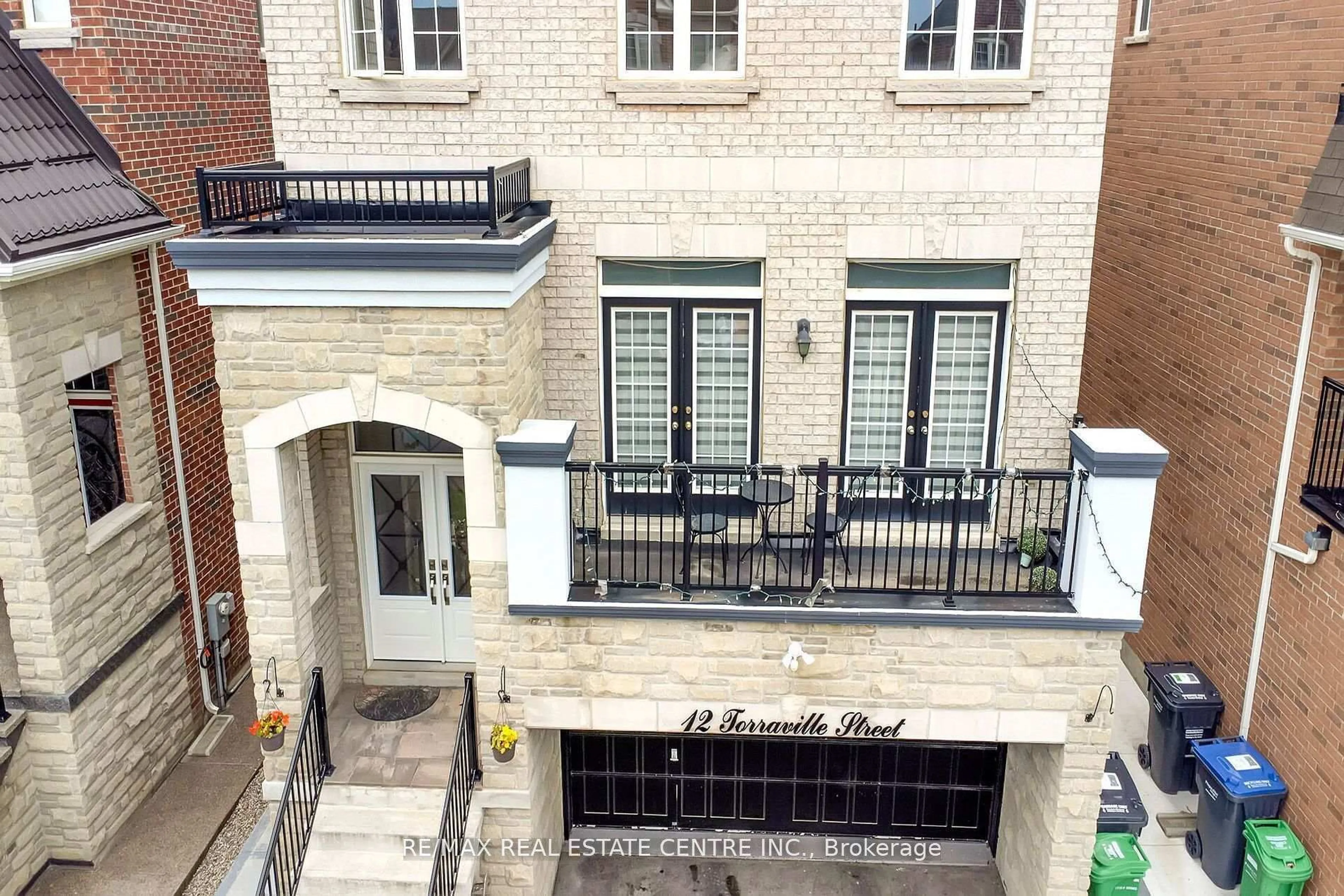 A pic from outside/outdoor area/front of a property/back of a property/a pic from drone, city buildings view from balcony for 12 Torraville St, Brampton Ontario L6R 0Y5