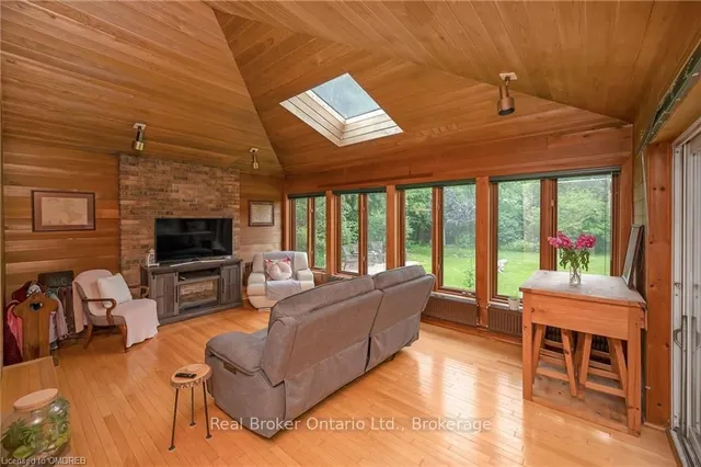 Additional property image - 2317 Lakeshore Rd
