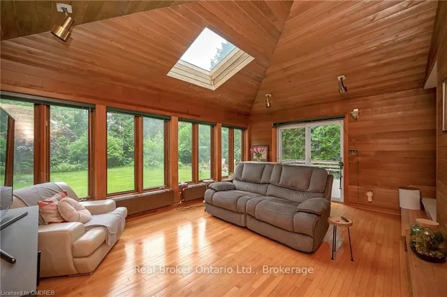 Additional property image - 2317 Lakeshore Rd