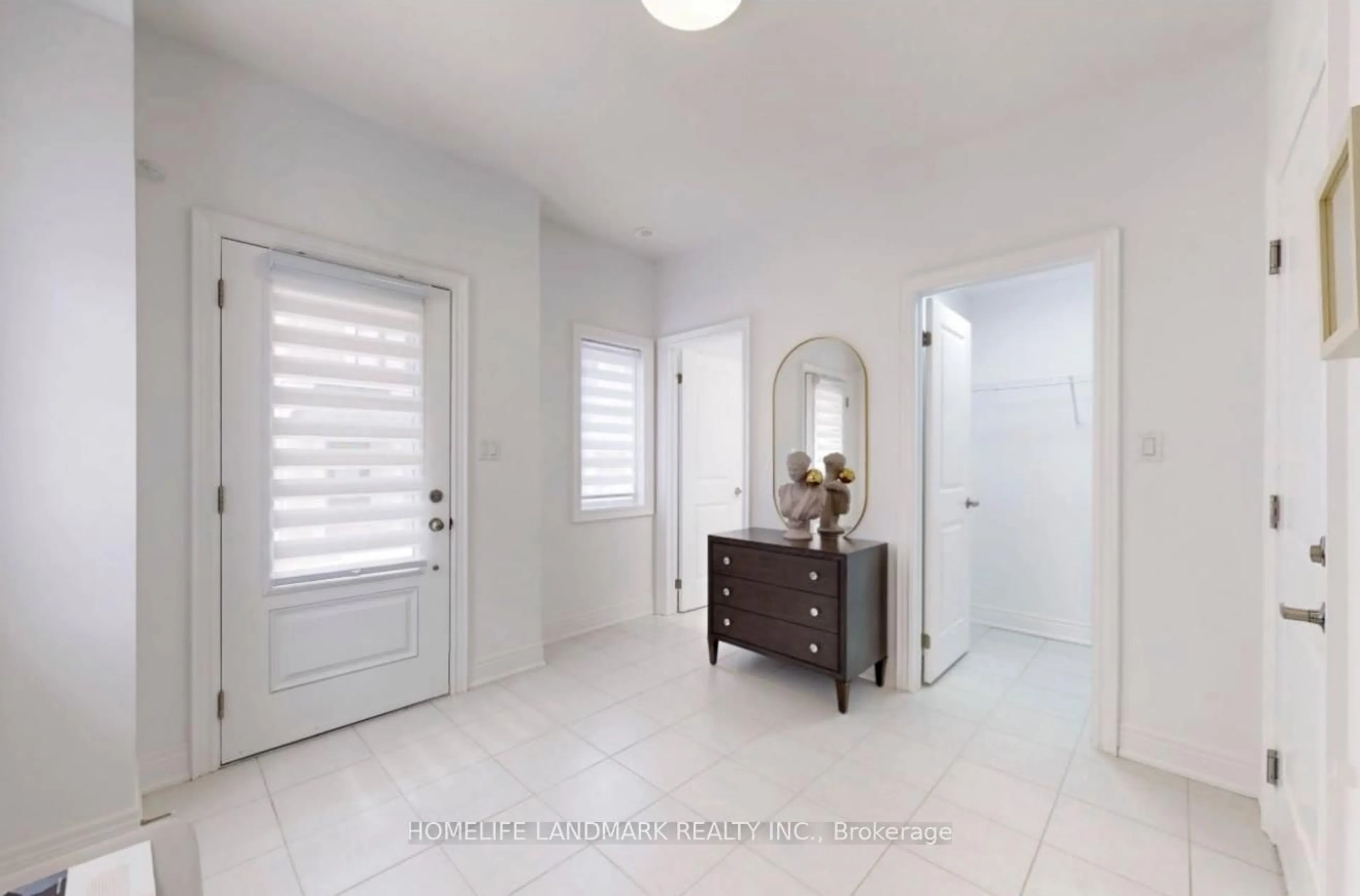 Indoor entryway for 280 Melody Common N/A #35, Oakville Ontario L6H 7H2