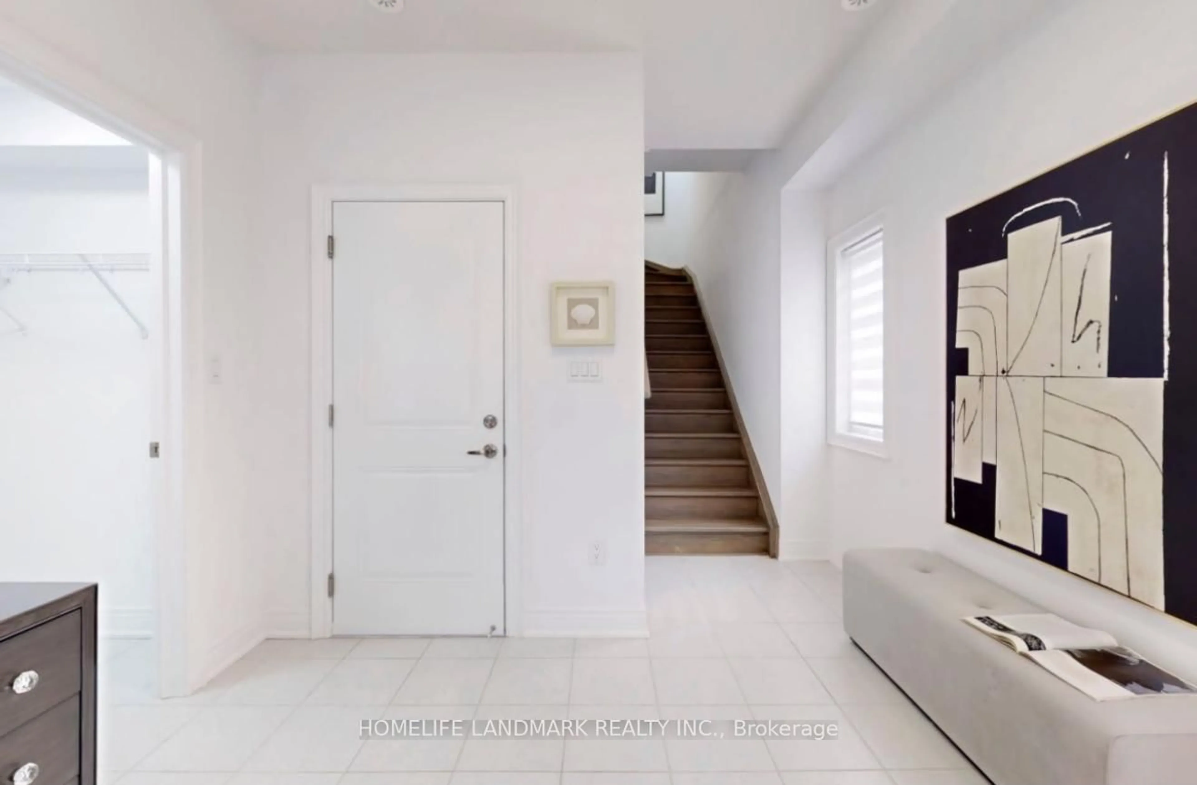 Indoor entryway for 280 Melody Common N/A #35, Oakville Ontario L6H 7H2