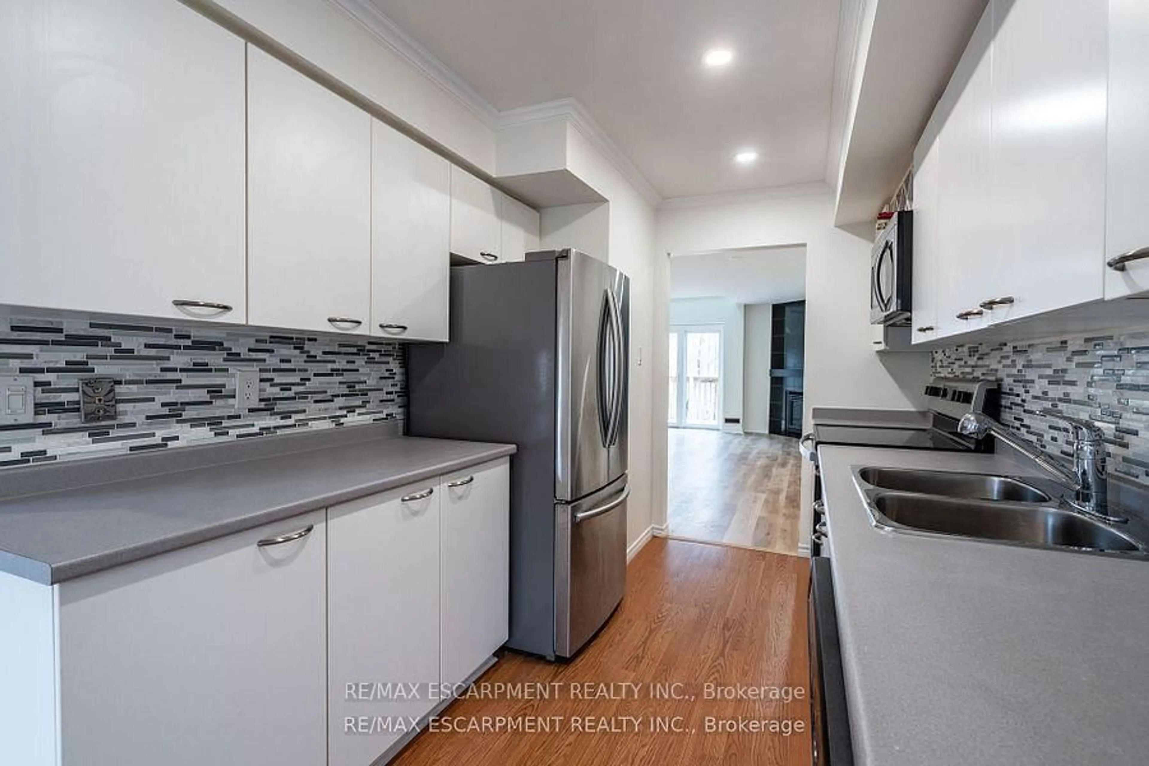 Unknown for 2075 WALKERS Line #246, Burlington Ontario L7M 4G7