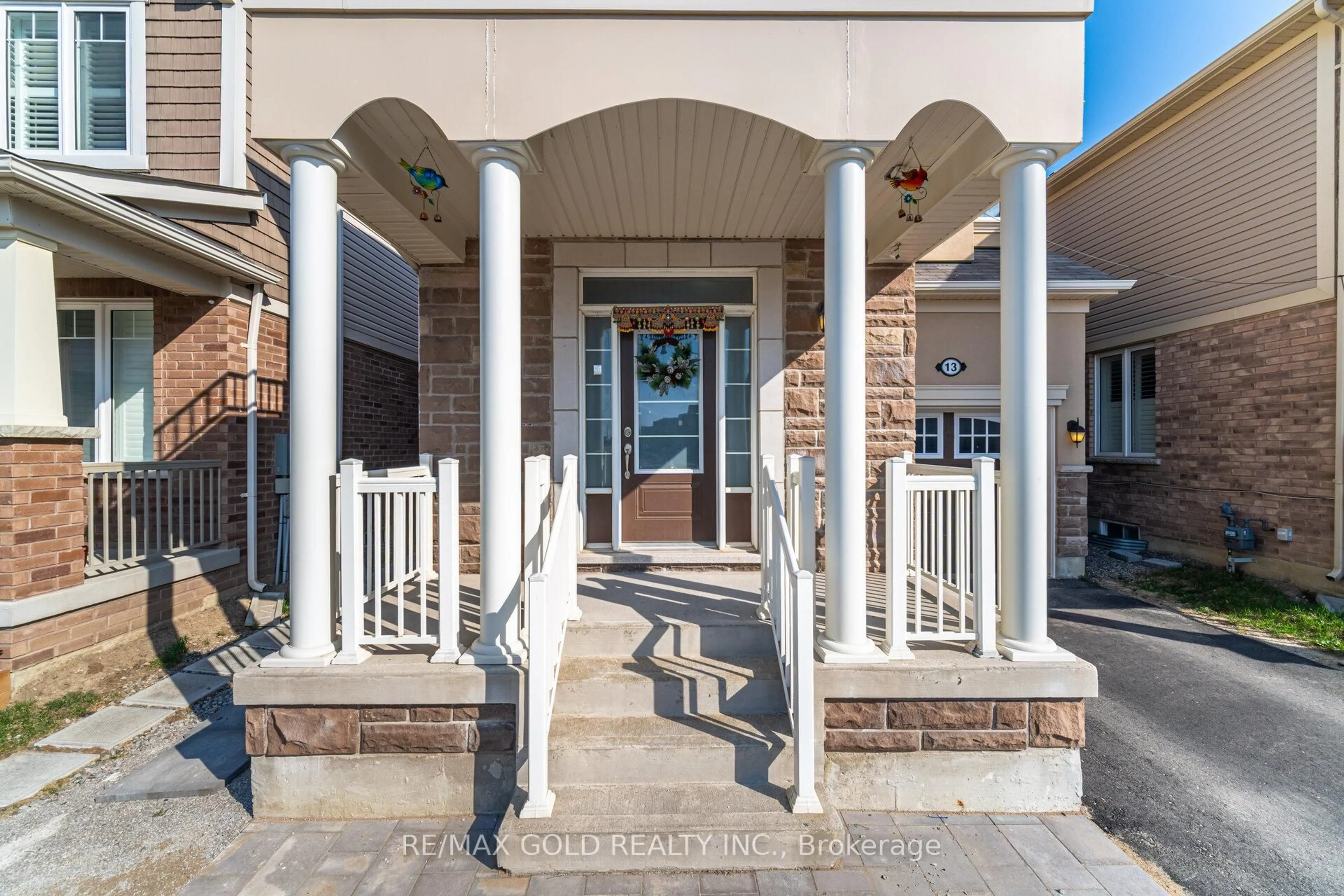 Indoor foyer for 13 Redfern St, Brampton Ontario L7A 4T7