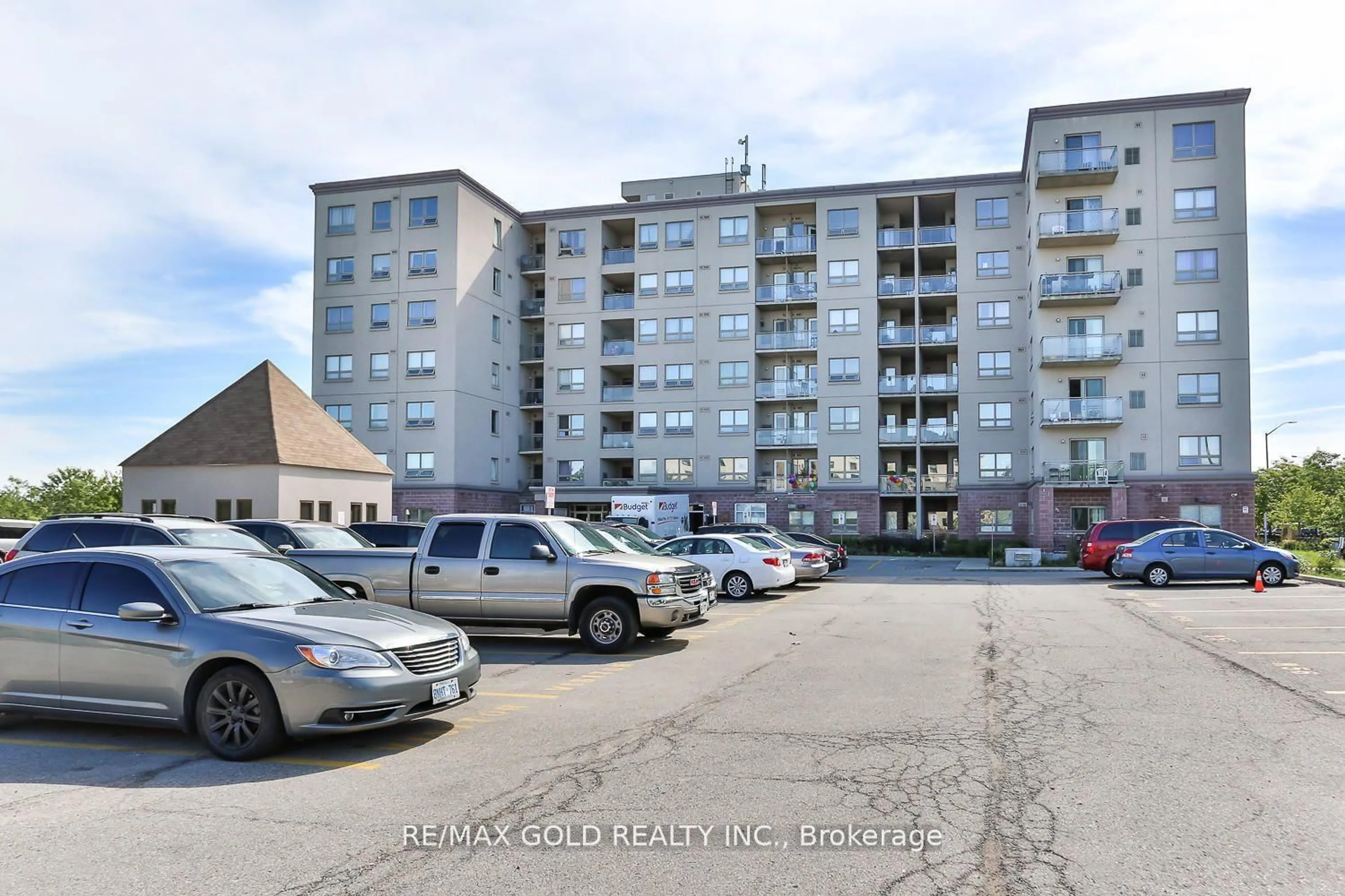 A pic from outside/outdoor area/front of a property/back of a property/a pic from drone, street for 7405 Goreway Dr #112, Mississauga Ontario L4T 0A3