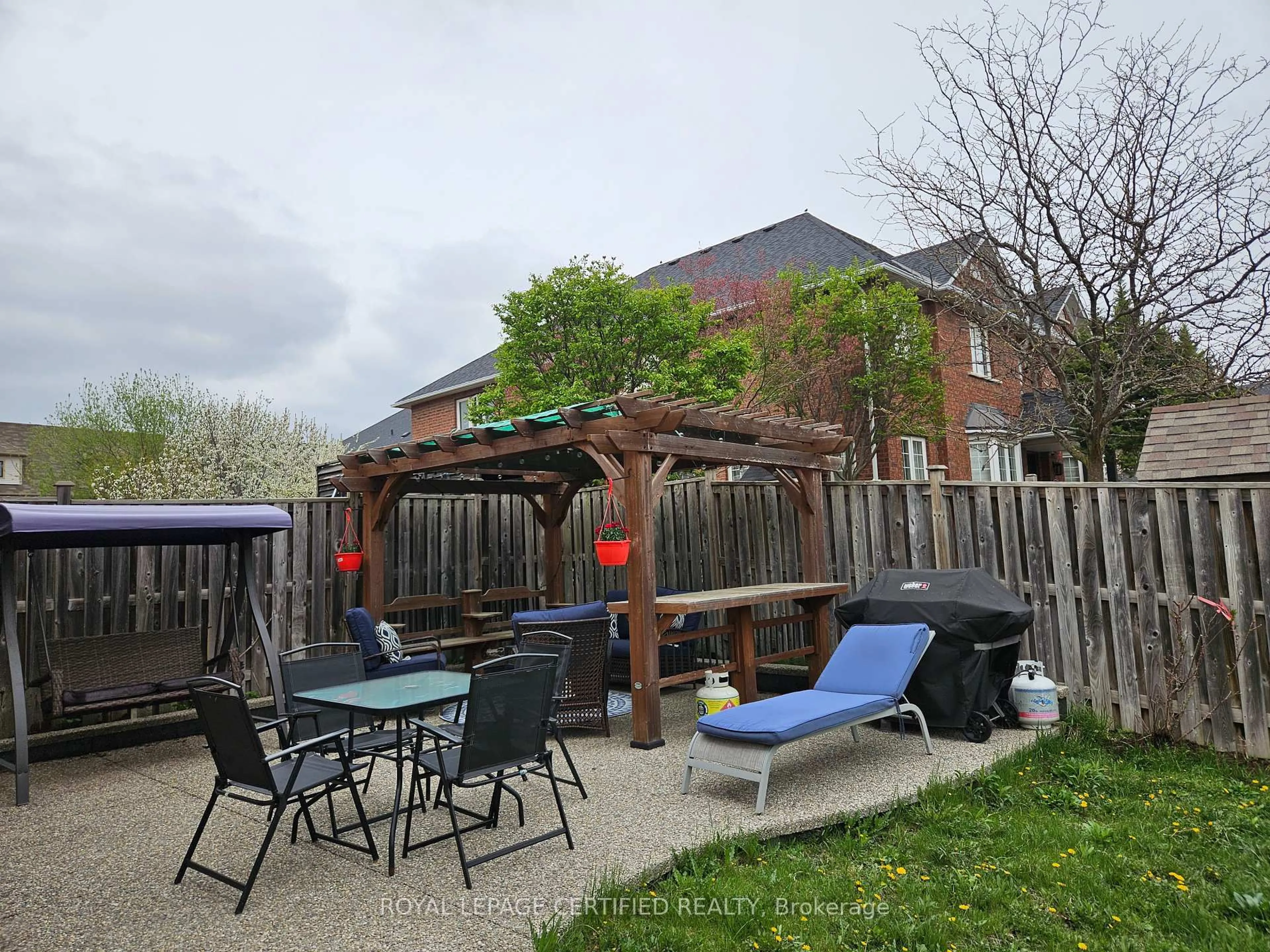 Patio, street for 265 Fasken Crt, Milton Ontario L9T 6S9