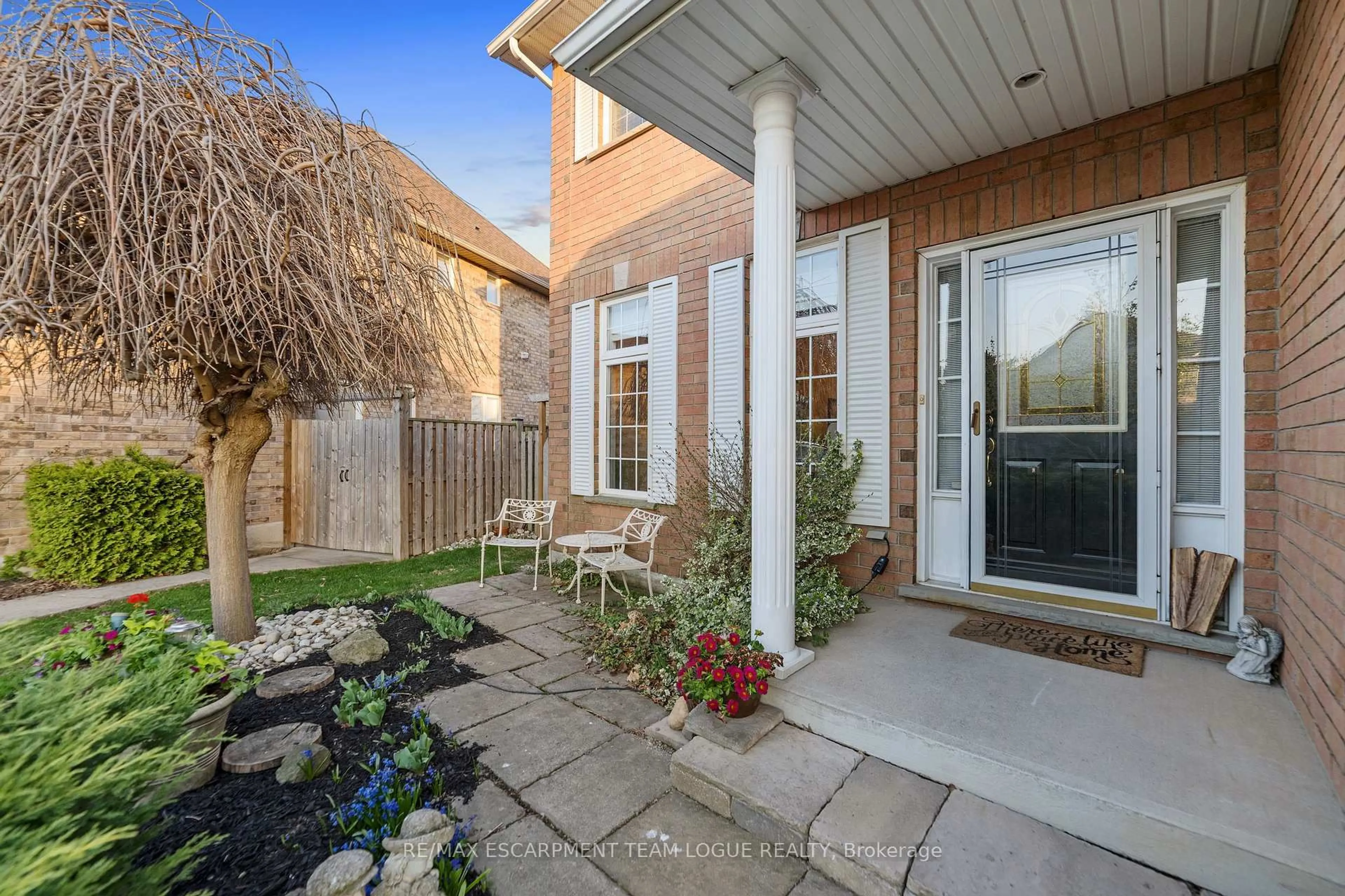 Unknown for 2108 DALECROFT Cres, Burlington Ontario L7M 4B3
