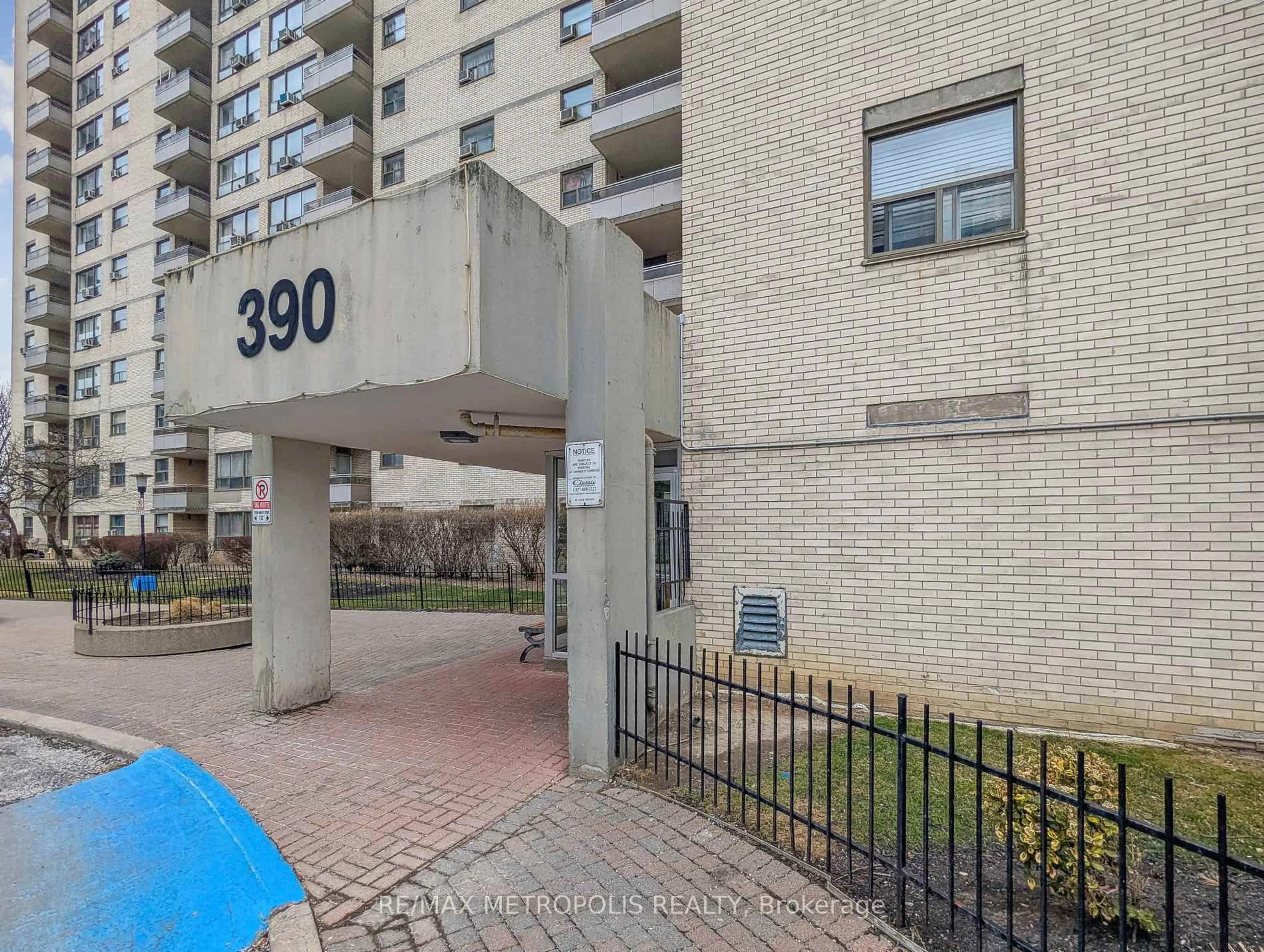 Unknown for 390 DIXON Rd #1207, Toronto Ontario M9R 1T4