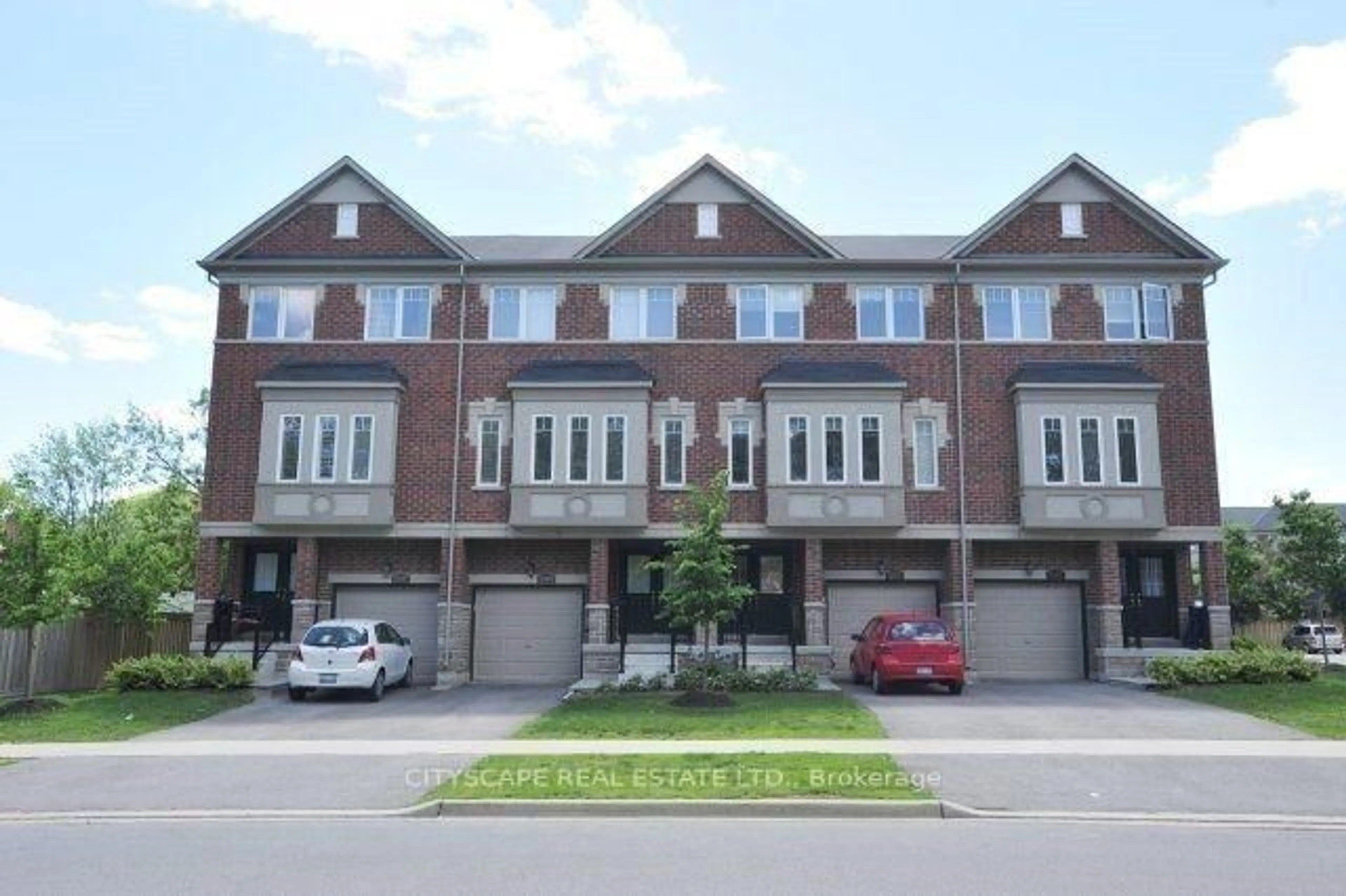 Home with brick exterior material, street for 2596 Glengarry Rd #22, Mississauga Ontario L5C 0A2