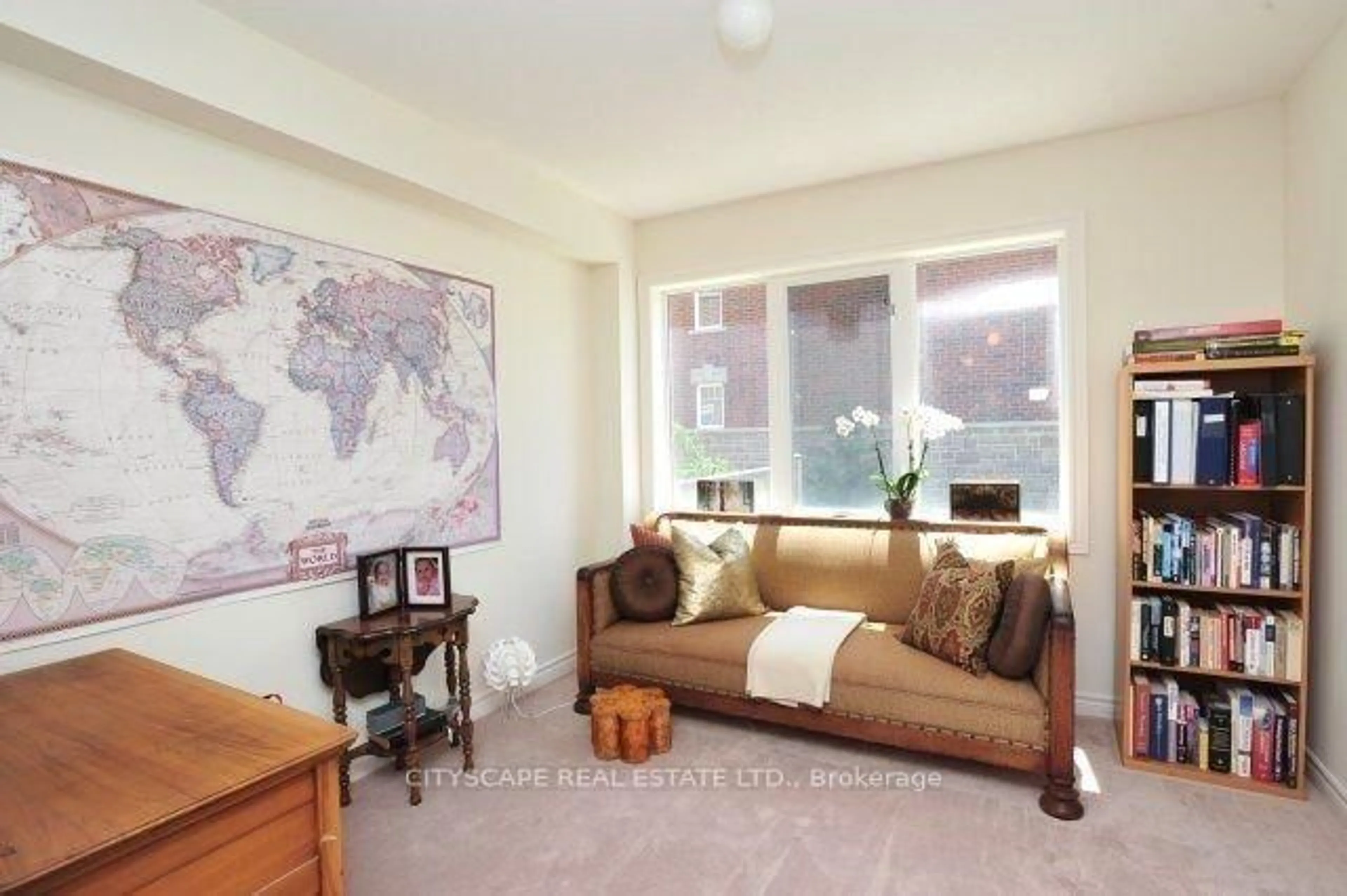 Living room with furniture, unknown for 2596 Glengarry Rd #22, Mississauga Ontario L5C 0A2