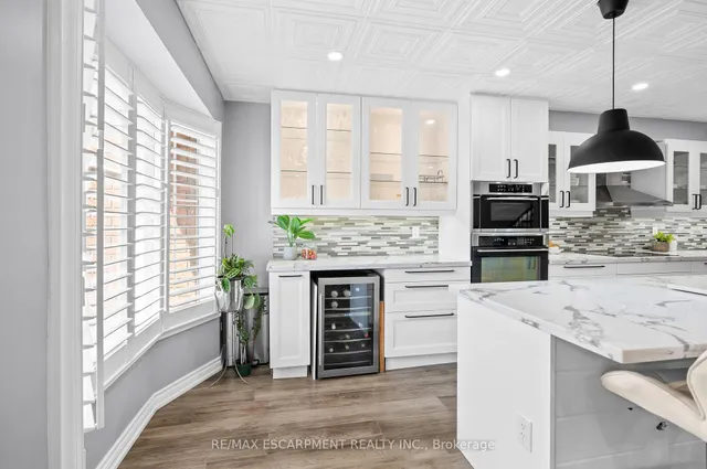 Additional property image - 955 King Rd Unit 7