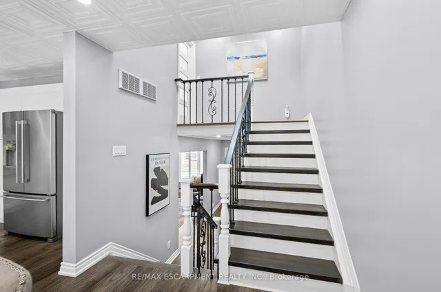 Additional property image - 955 King Rd Unit 7
