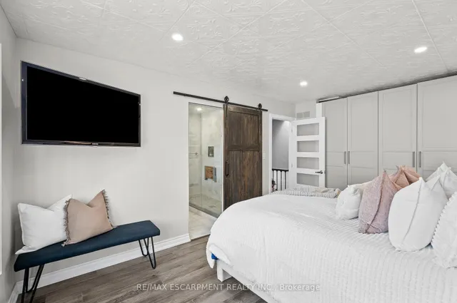 Additional property image - 955 King Rd Unit 7