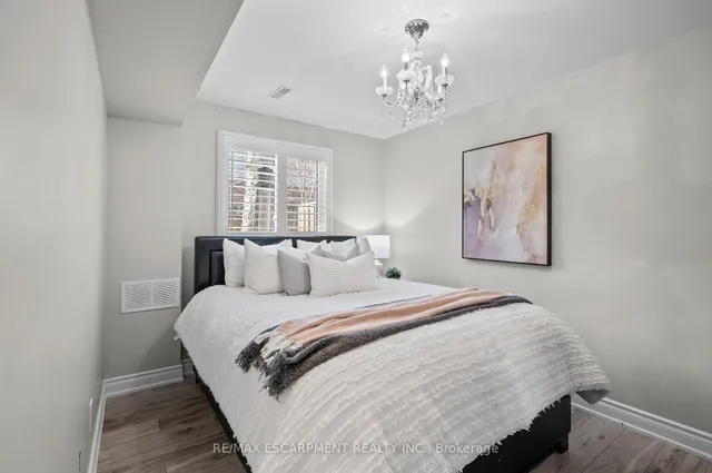 Additional property image - 955 King Rd Unit 7