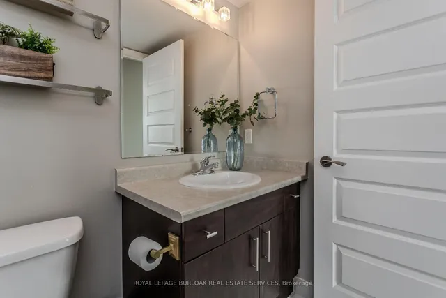 Additional property image - 215 Queen St Unit 602