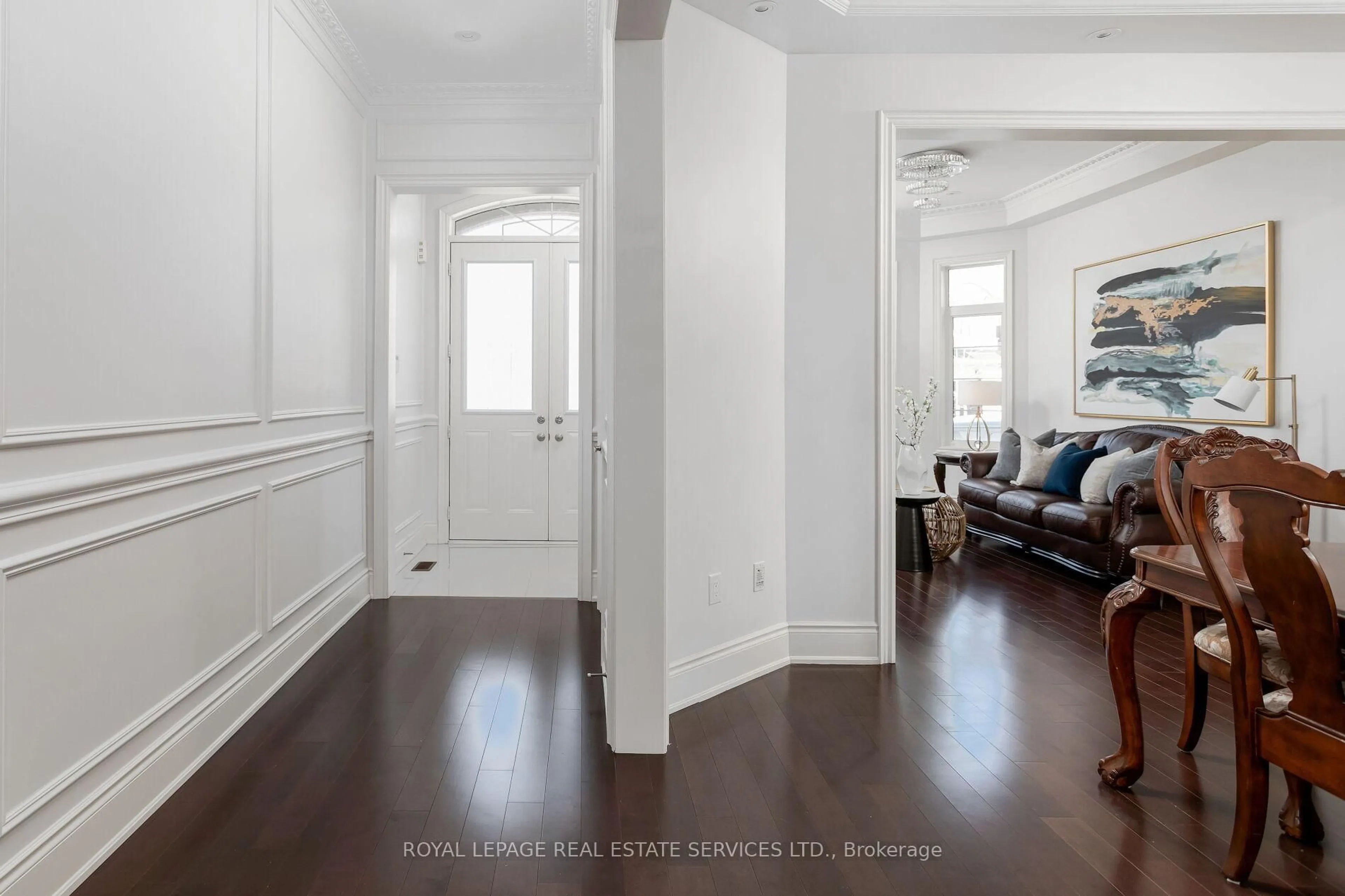 Indoor entryway for 3159 William Rose Way, Oakville Ontario L6H 0T3