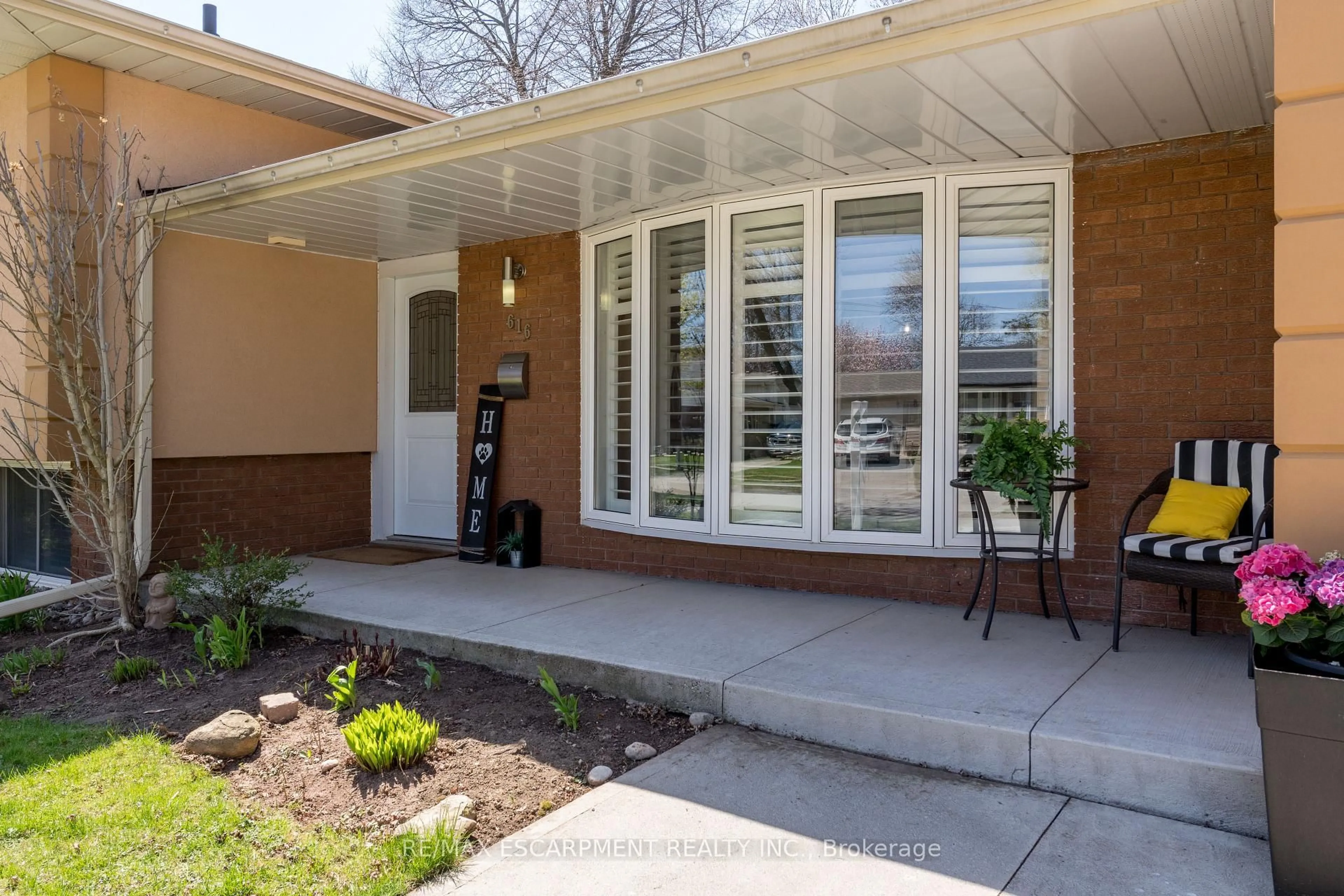Unknown for 616 Blue Forest Hill, Burlington Ontario L7L 4H3